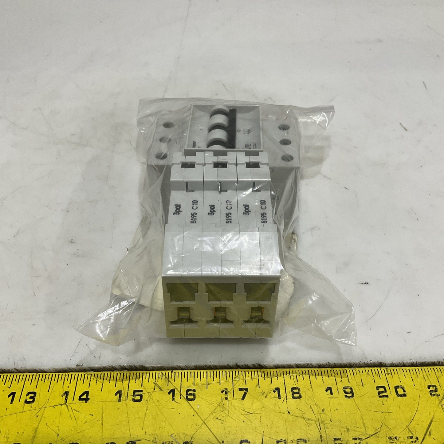 SIEMENS 5SX23 C6 CIRCUIT BREAKER 5 S X 23 3 POLE 480 V LOT OF 2 Z2M