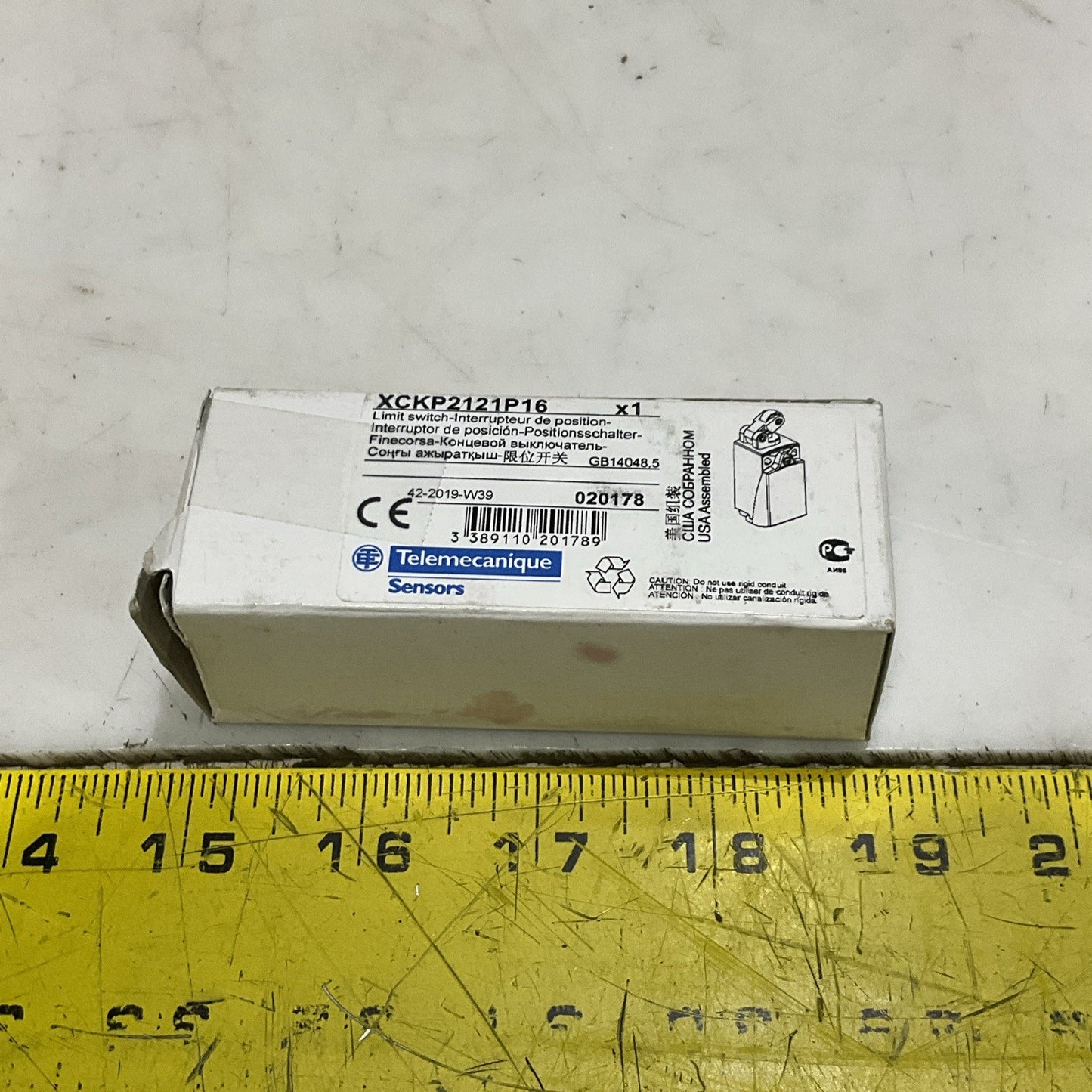 TELEMECANIQUE XCKP212P16 ZCP21 LIMIT SWITCH Z2M