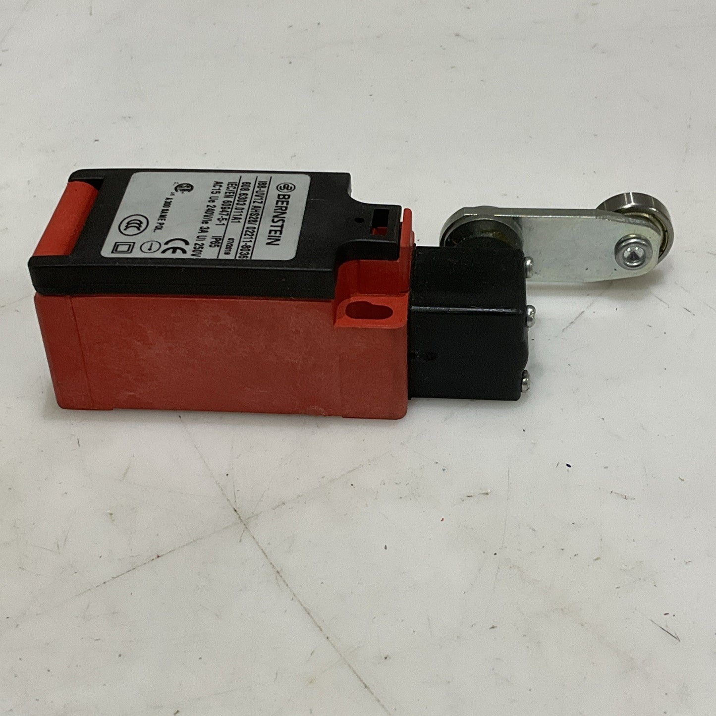 BERNSTEIN I88-UV1Z AHS28/02211-8036 LIMIT SWITCH 3A 250V Z2M