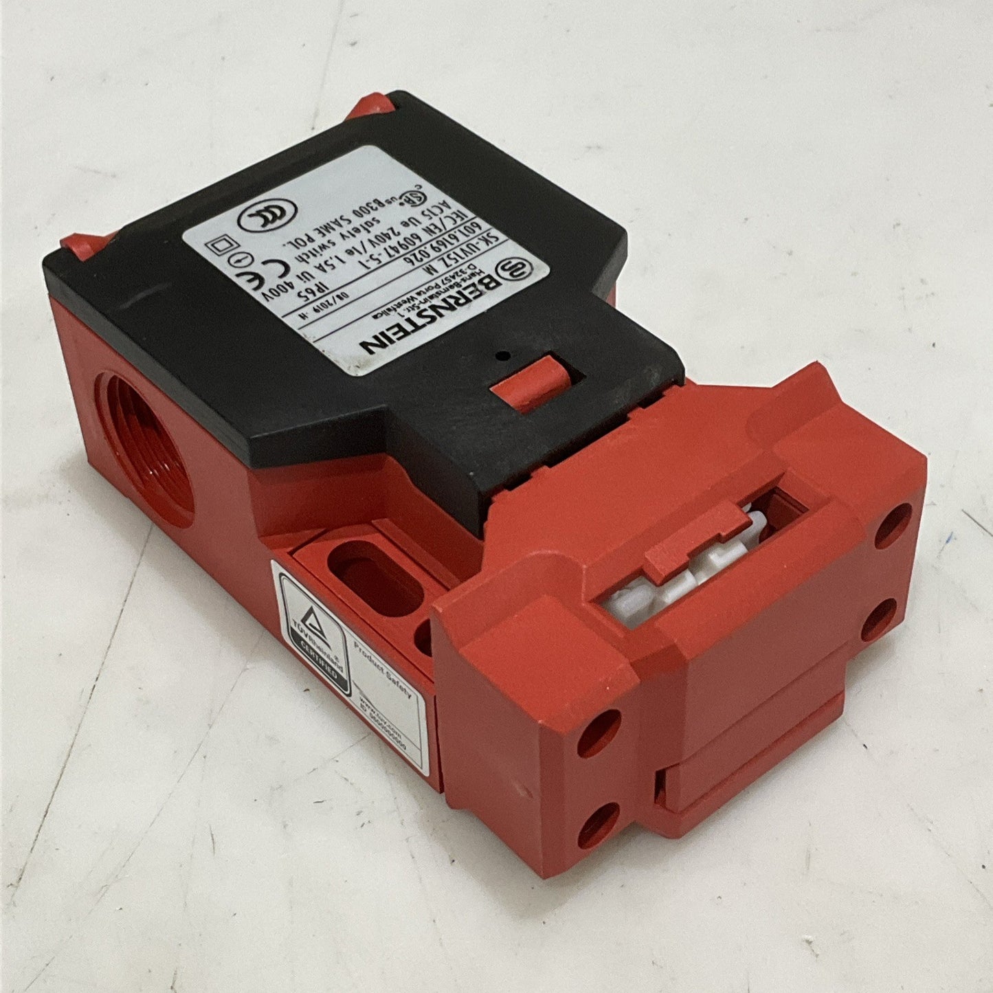BERNSTEIN SK-UV15Z M SAFETY INTERLOCK SYSTEM SWITCH 601.6169.026 1.5 A 400V Z2M