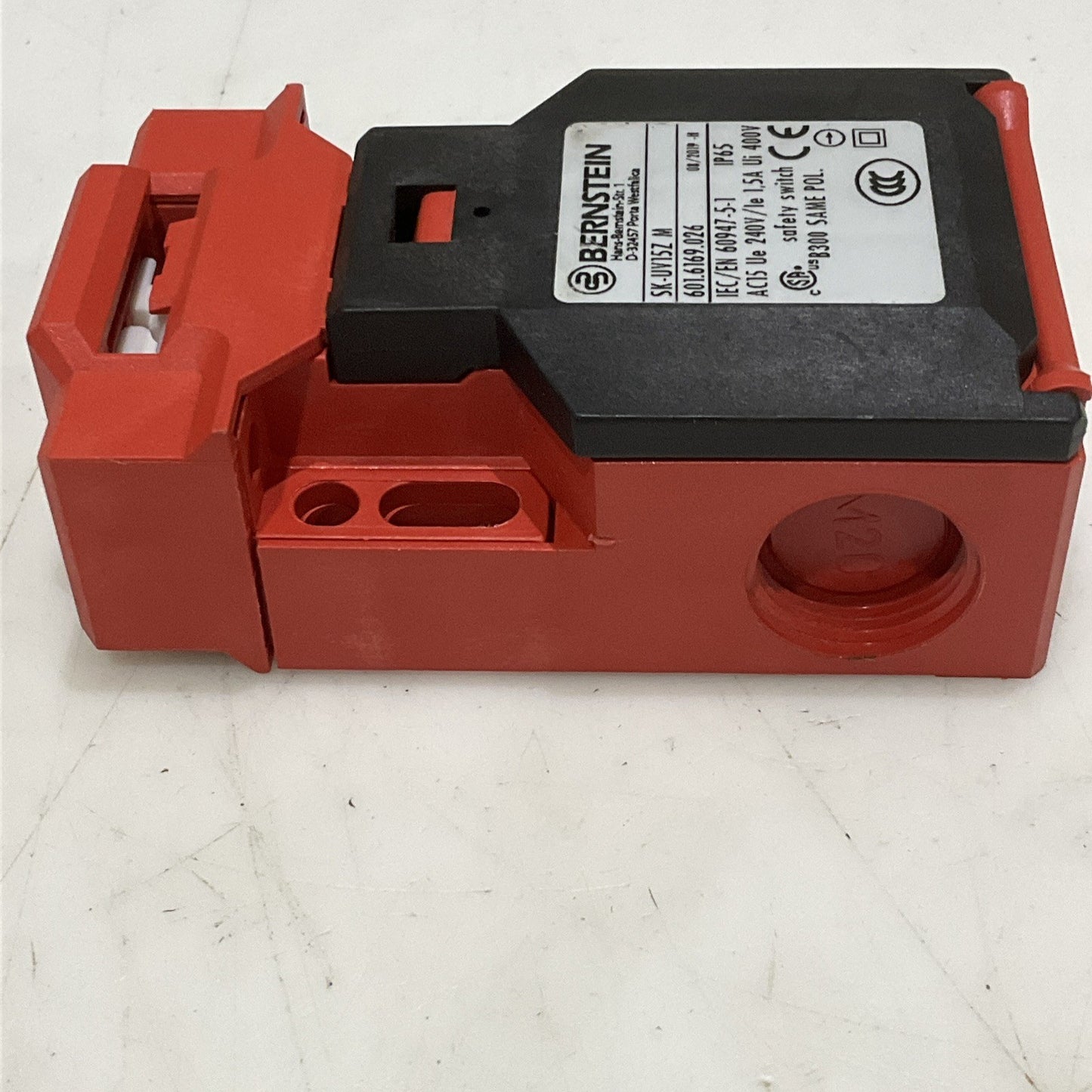 BERNSTEIN SK-UV15Z M SAFETY INTERLOCK SYSTEM SWITCH 601.6169.026 1.5 A 400V Z2M
