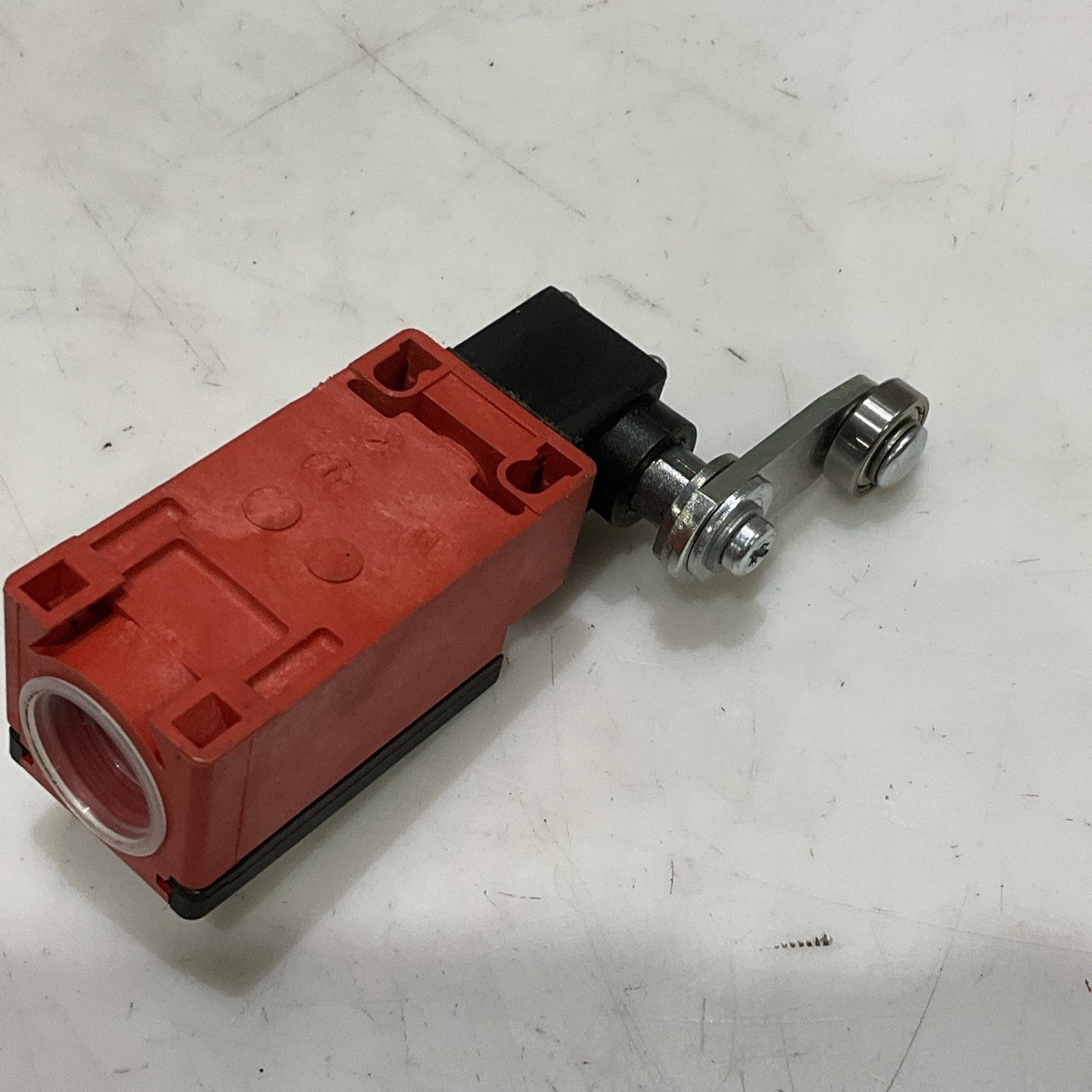 BERNSTEIN I88-UV1Z AHS28/02211-8036 LIMIT SWITCH 3A 250V Z2M