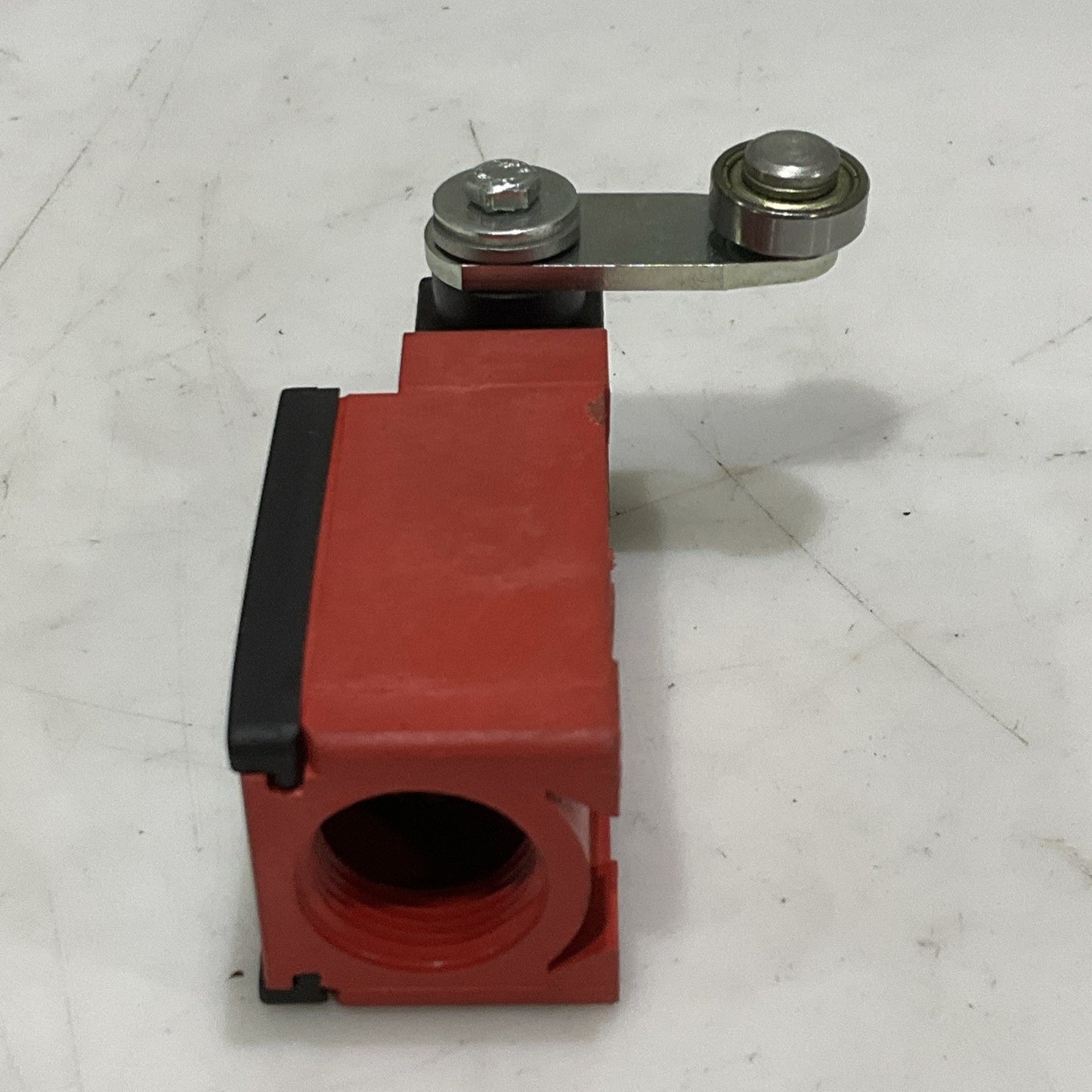 BERNSTEIN I88-UV1Z AHS28/02211-8036 LIMIT SWITCH 3A 250V Z2M