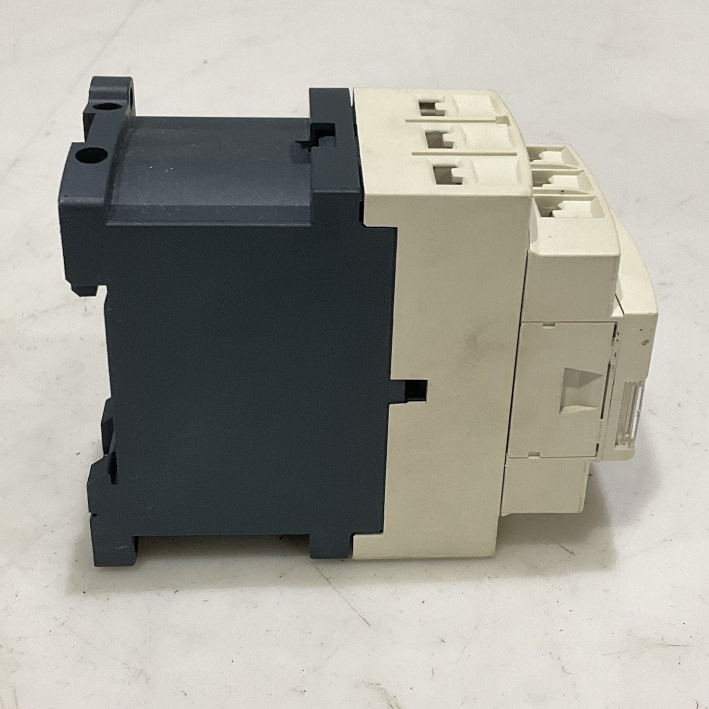 SQUARE D TELEMECANIQUE CAD50BL CONTROL RELAY 24V CAD50BL40696 Z2M