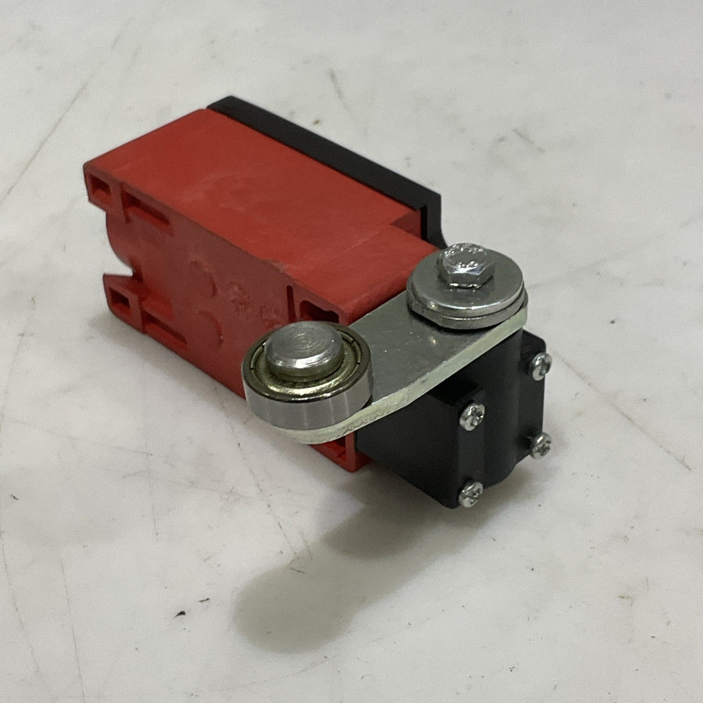 BERNSTEIN I88-UV1Z AHS28/02211-8036 LIMIT SWITCH 3A 250V Z2M