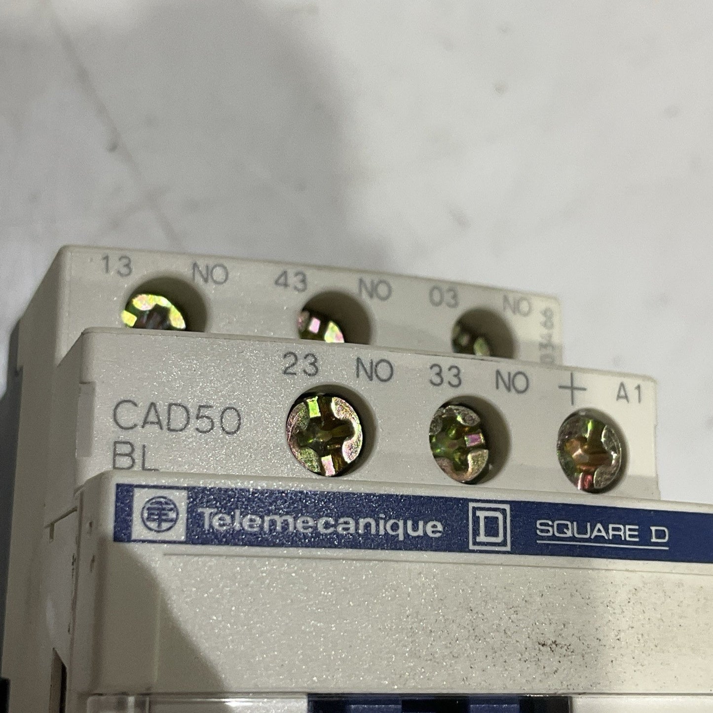 SQUARE D TELEMECANIQUE CAD50BL CONTROL RELAY 24V CAD50BL40696 Z2M