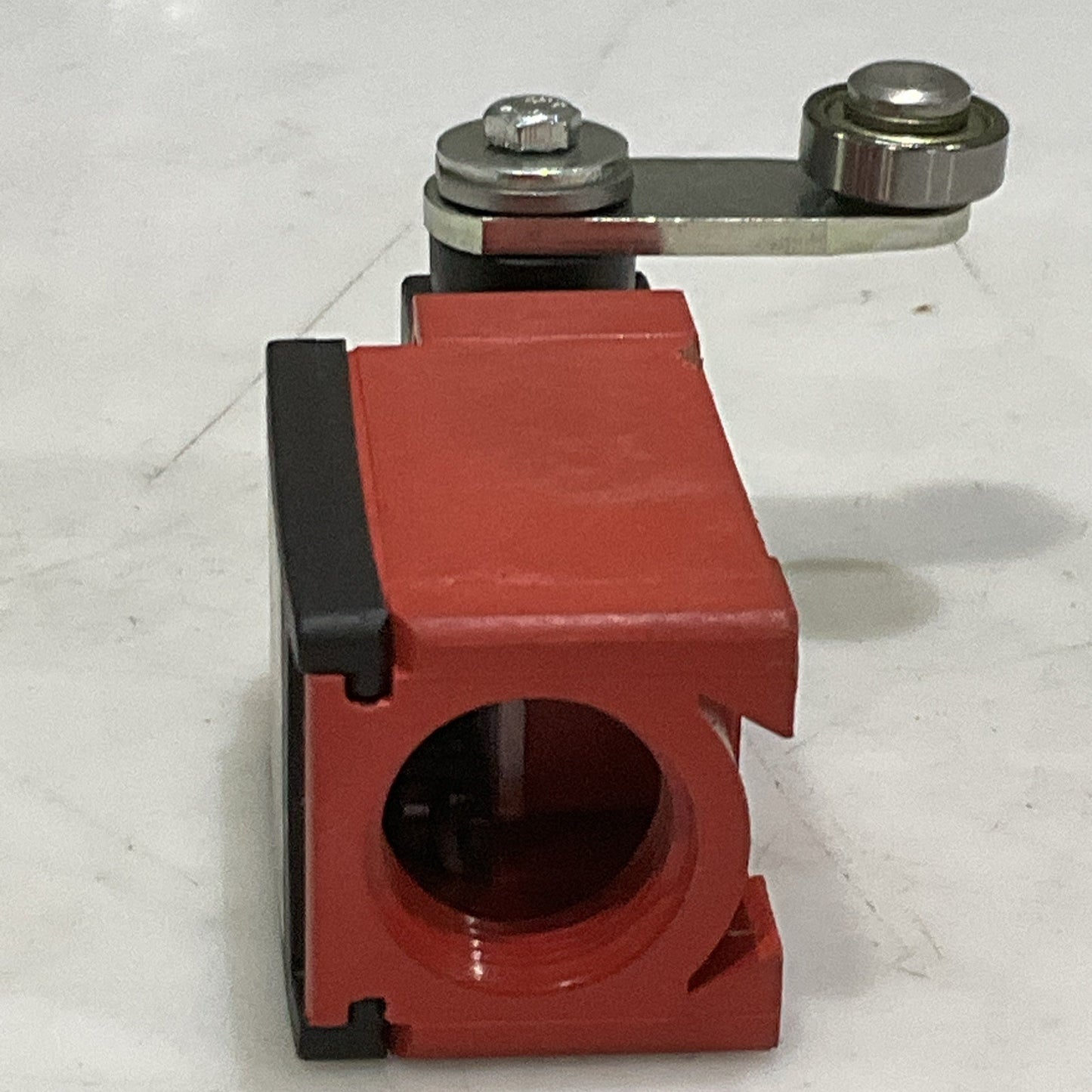 BERNSTEIN I88-UV1Z AHS28/02211-8036 LIMIT SWITCH 3A 250V Z2M