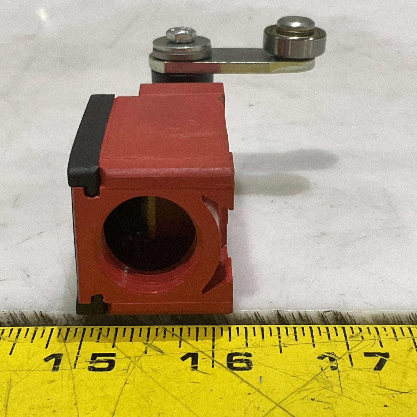 BERNSTEIN I88-UV1Z AHS28/02211-8036 LIMIT SWITCH 3A 250V Z2M