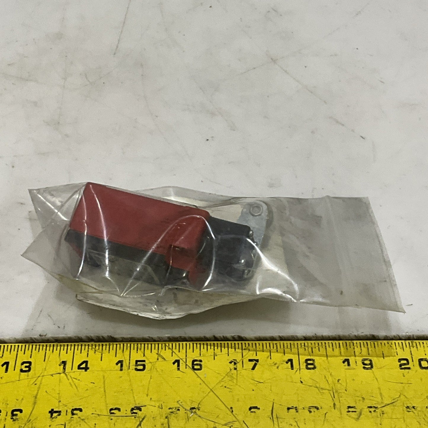 BERNSTEIN I88-UV1Z AHS28/02211-8036 LIMIT SWITCH 3A 250V Z2M