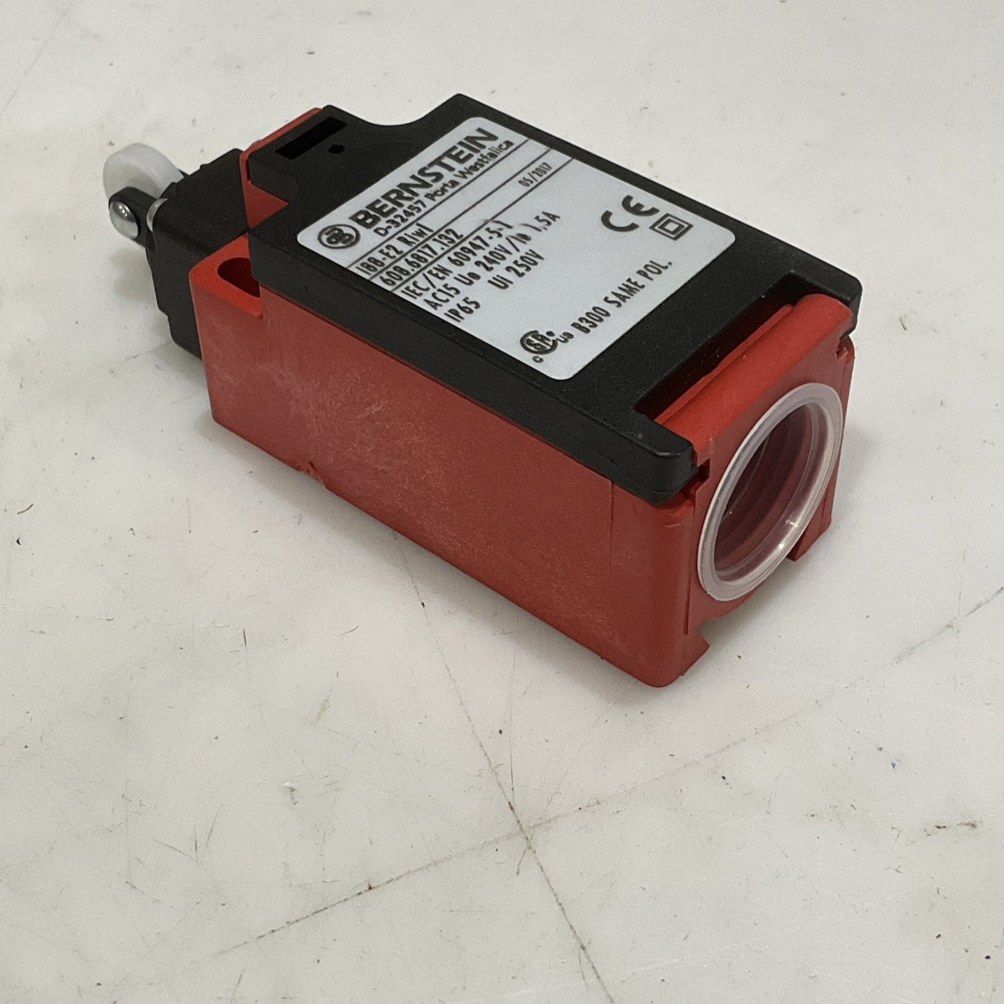 BERNSTEIN I88-E2 RIWL LIMIT SWITCH 608.6817.132 250V 1.5 A D-32457 Z2M