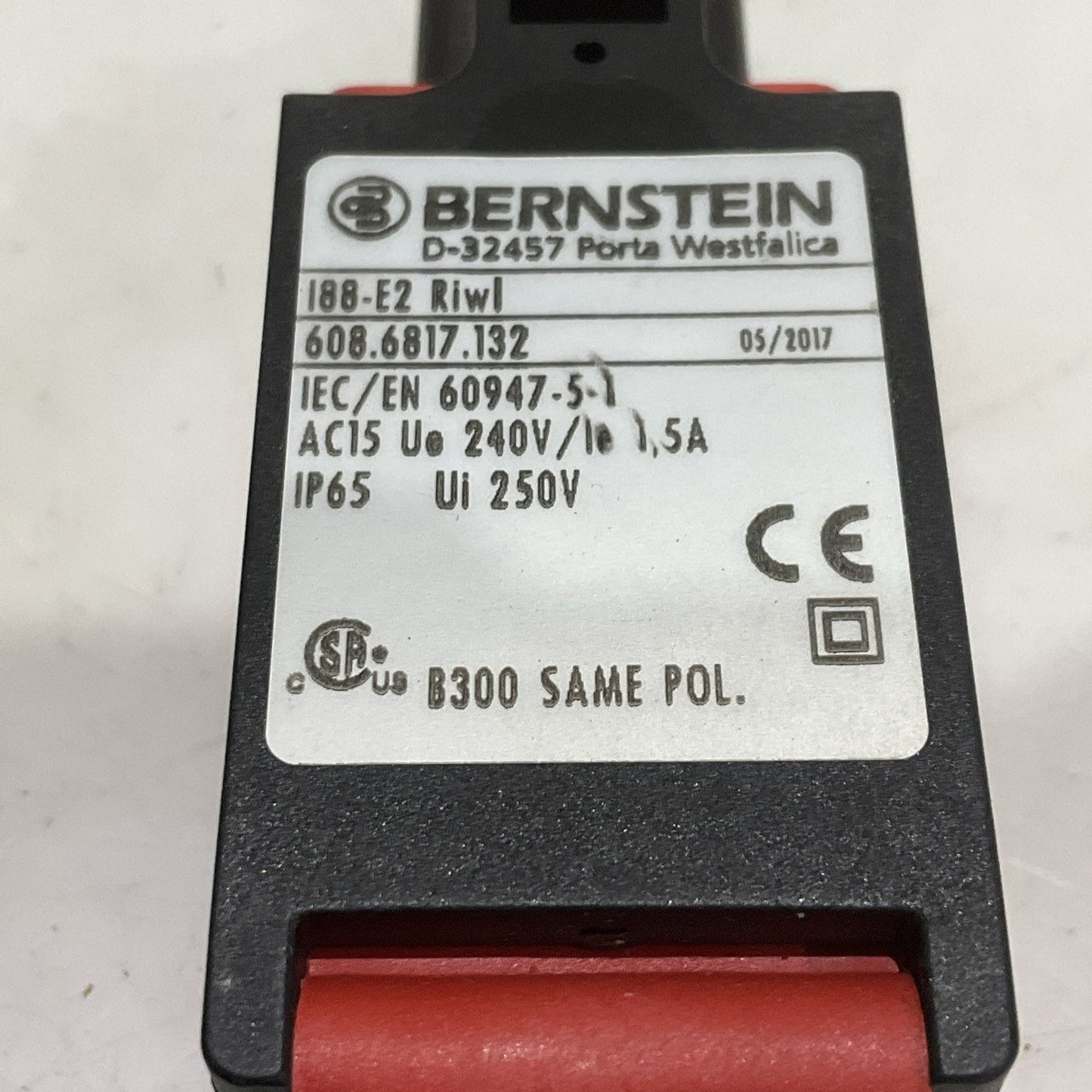 BERNSTEIN I88-E2 RIWL LIMIT SWITCH 608.6817.132 250V 1.5 A D-32457 Z2M