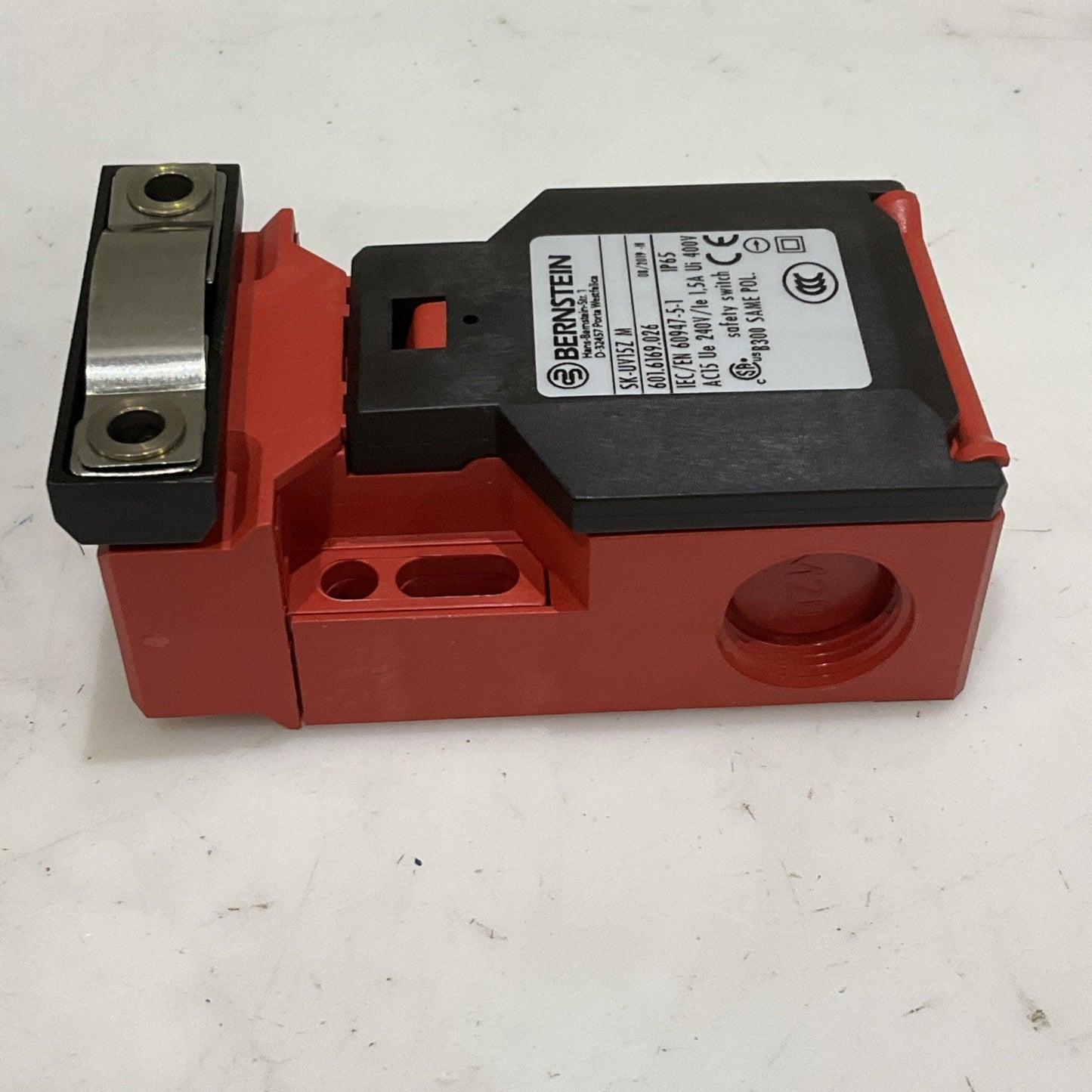 BERNSTEIN SK-UV15Z M SAFETY INTERLOCK SYSTEM SWITCH 601.6169.026 1.5 A 400V Z2M