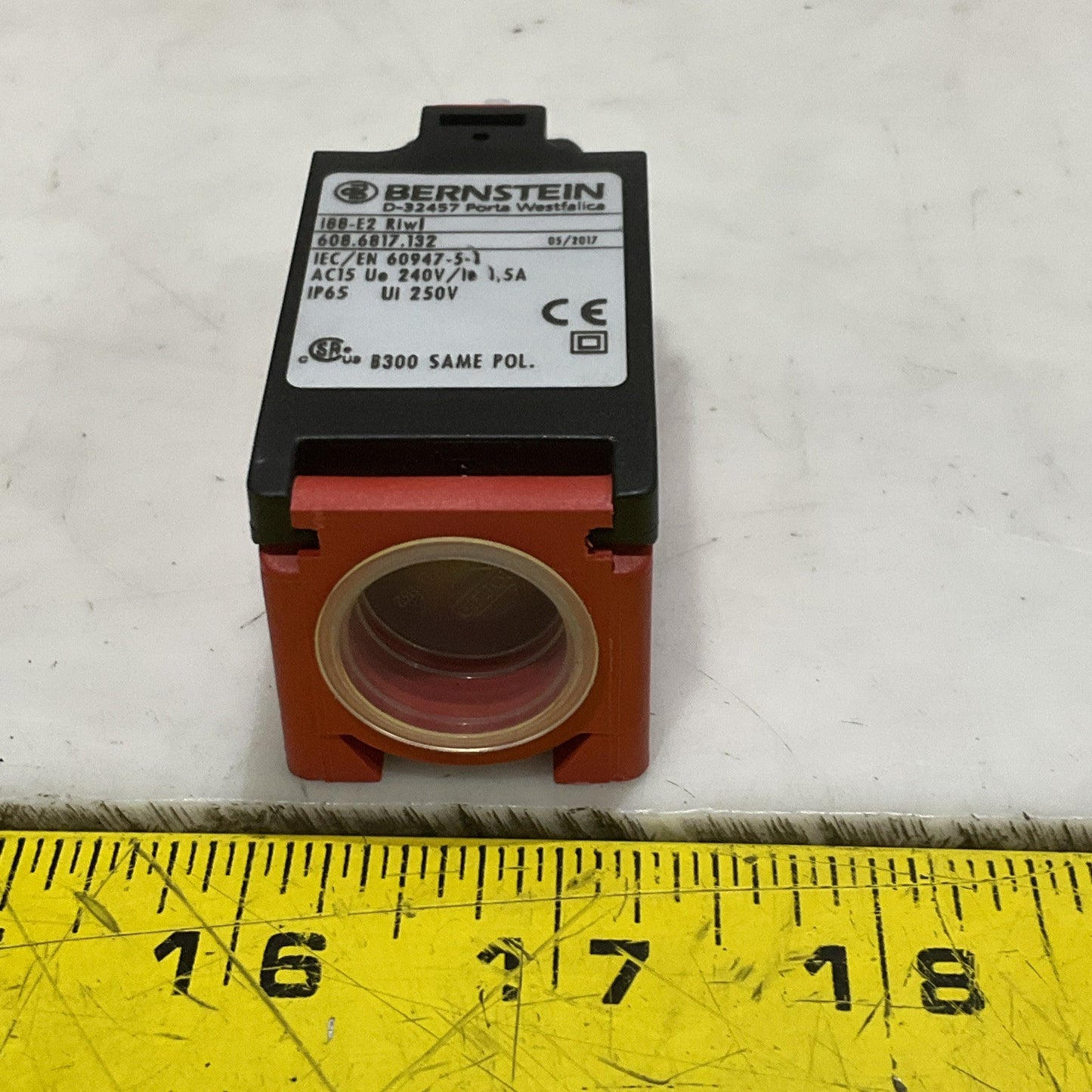 BERNSTEIN I88-E2 RIWL LIMIT SWITCH 608.6817.132 250V 1.5 A D-32457 Z2M