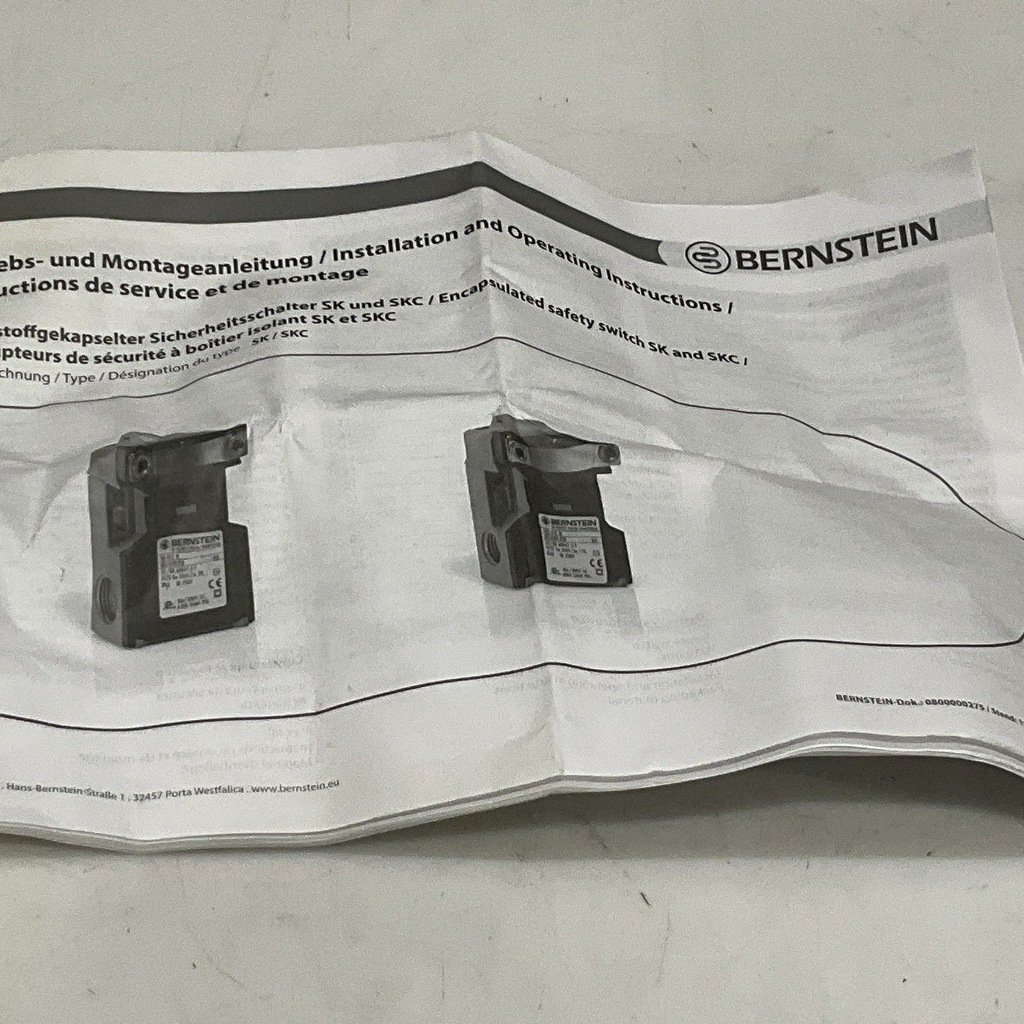 BERNSTEIN SK-UV15Z M SAFETY INTERLOCK SYSTEM SWITCH 601.6169.026 1.5 A 400V Z2M