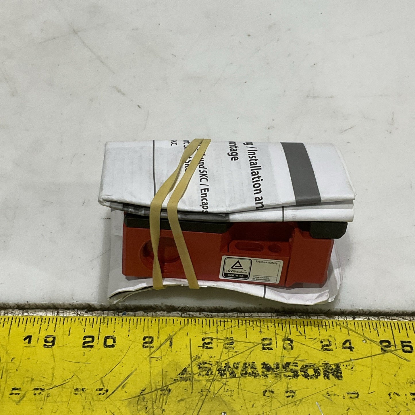 BERNSTEIN SK-UV15Z M SAFETY INTERLOCK SYSTEM SWITCH 601.6169.026 1.5 A 400V Z2M