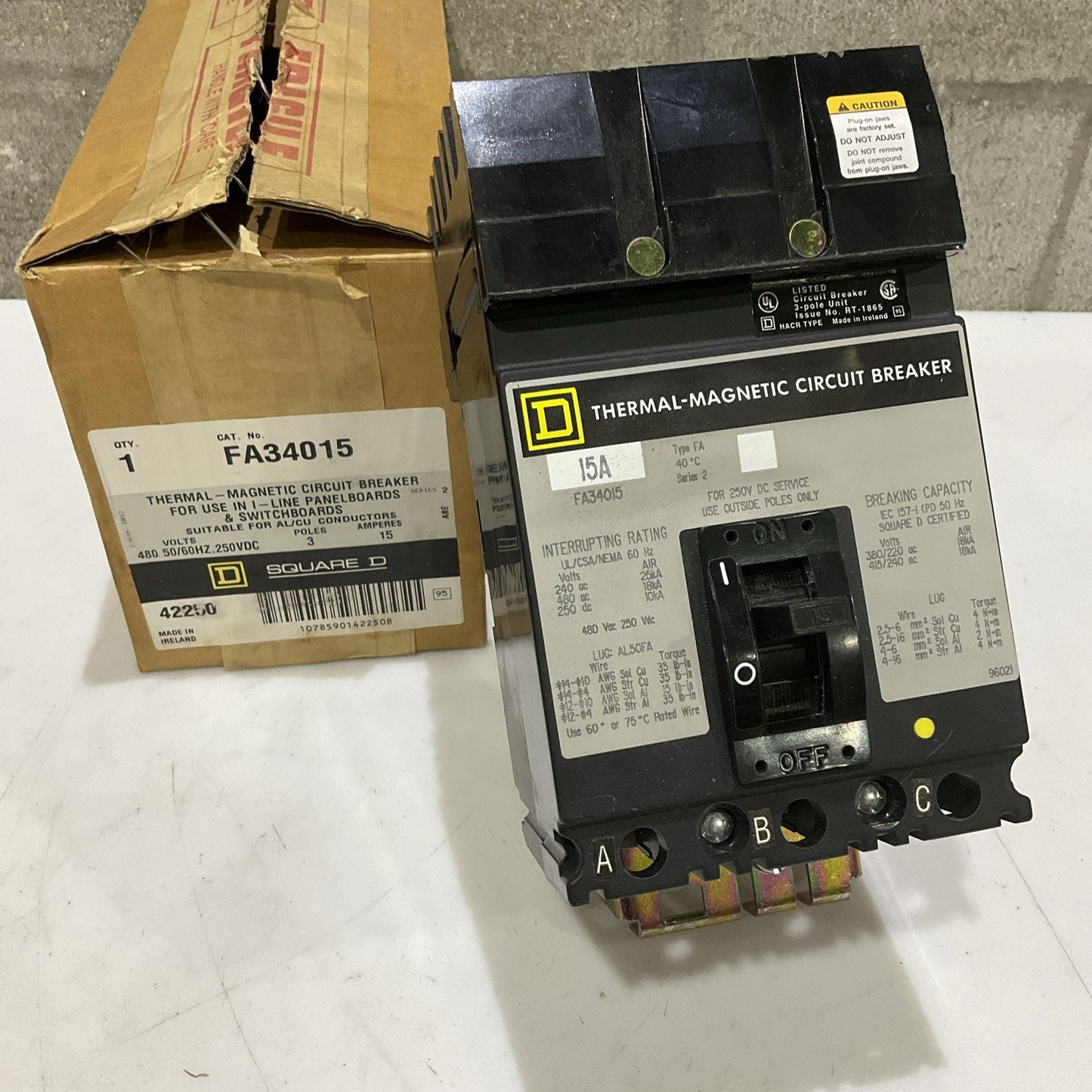 SQUARE D FA34015 MAGNETIC CIRCUIT BREAKER 3P 15A 480V 50/60HZ 250 VDC Z2M