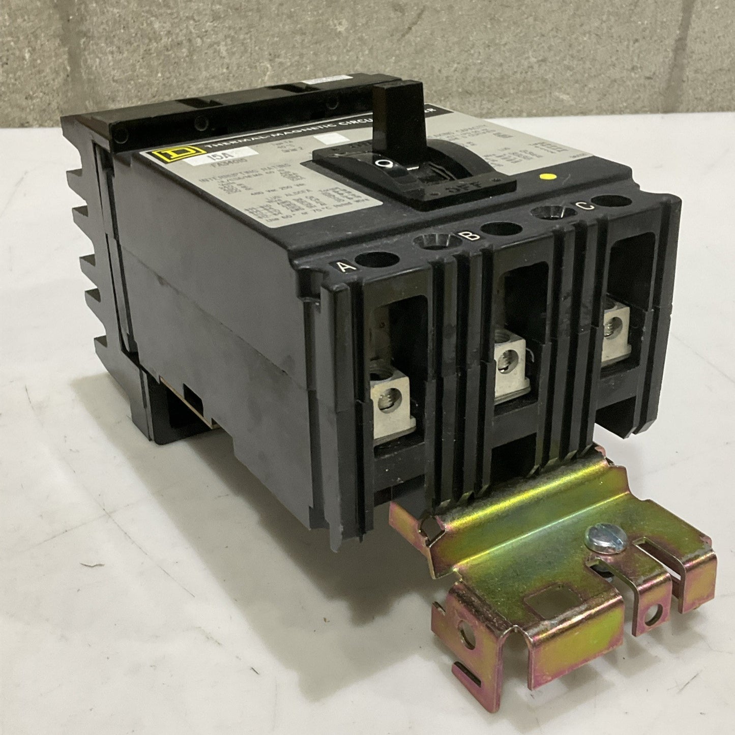 SQUARE D FA34015 MAGNETIC CIRCUIT BREAKER 3P 15A 480V 50/60HZ 250 VDC Z2M