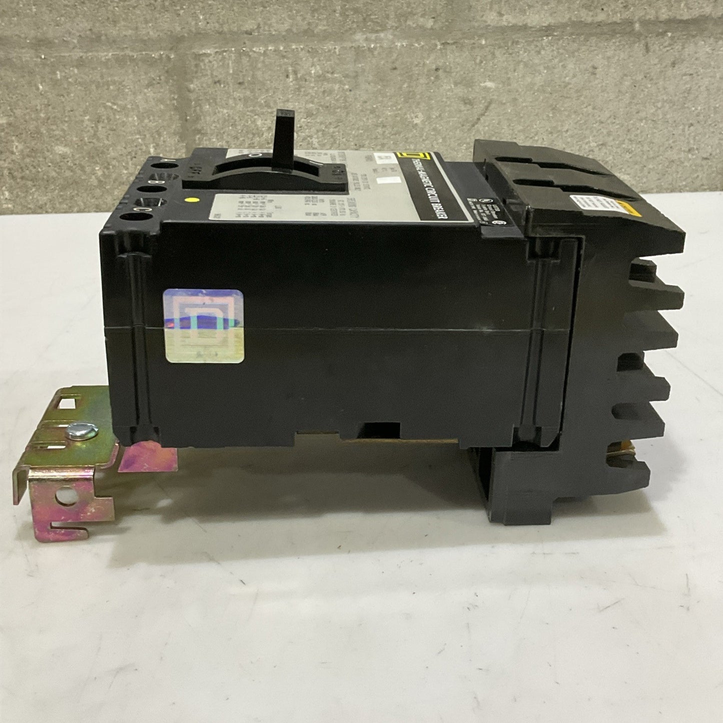 SQUARE D FA34015 MAGNETIC CIRCUIT BREAKER 3P 15A 480V 50/60HZ 250 VDC Z2M