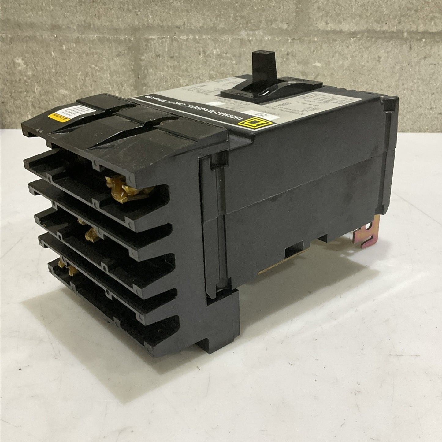 SQUARE D FA34015 MAGNETIC CIRCUIT BREAKER 3P 15A 480V 50/60HZ 250 VDC Z2M