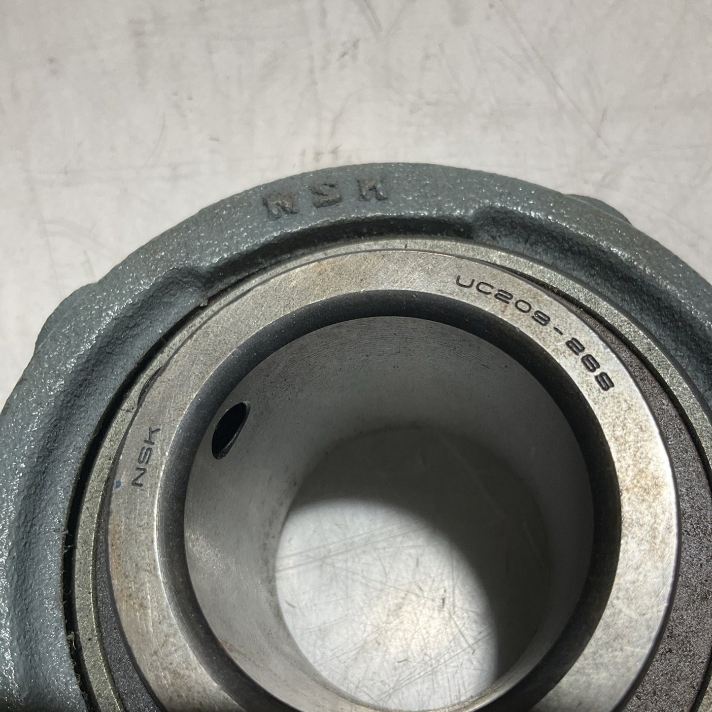 NSK JAPAN UC209-26S TWO MOUNTAIN BOLT FLANGE HOUSING BALL BEARING Z2M