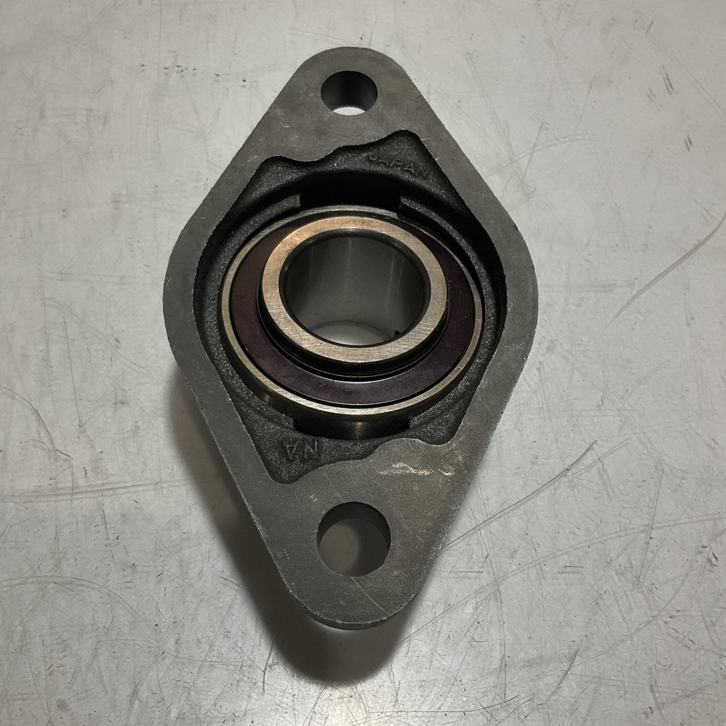 NSK JAPAN UC209-26S TWO MOUNTAIN BOLT FLANGE HOUSING BALL BEARING Z2M