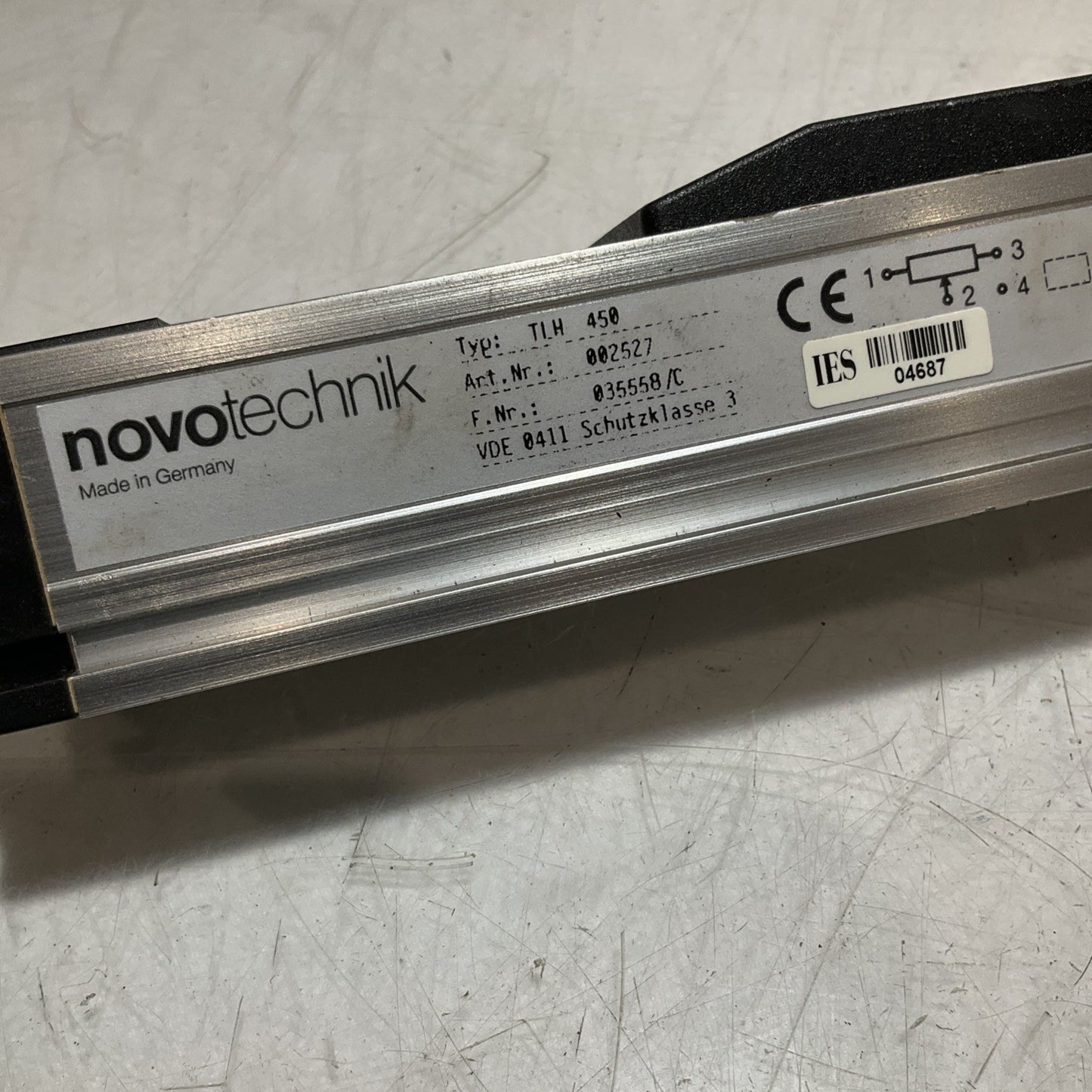 NOVOTECHNIK  TLH450 - 002527  LINEAR  POTENTIOMETER POSITION SENSOR  Z2M