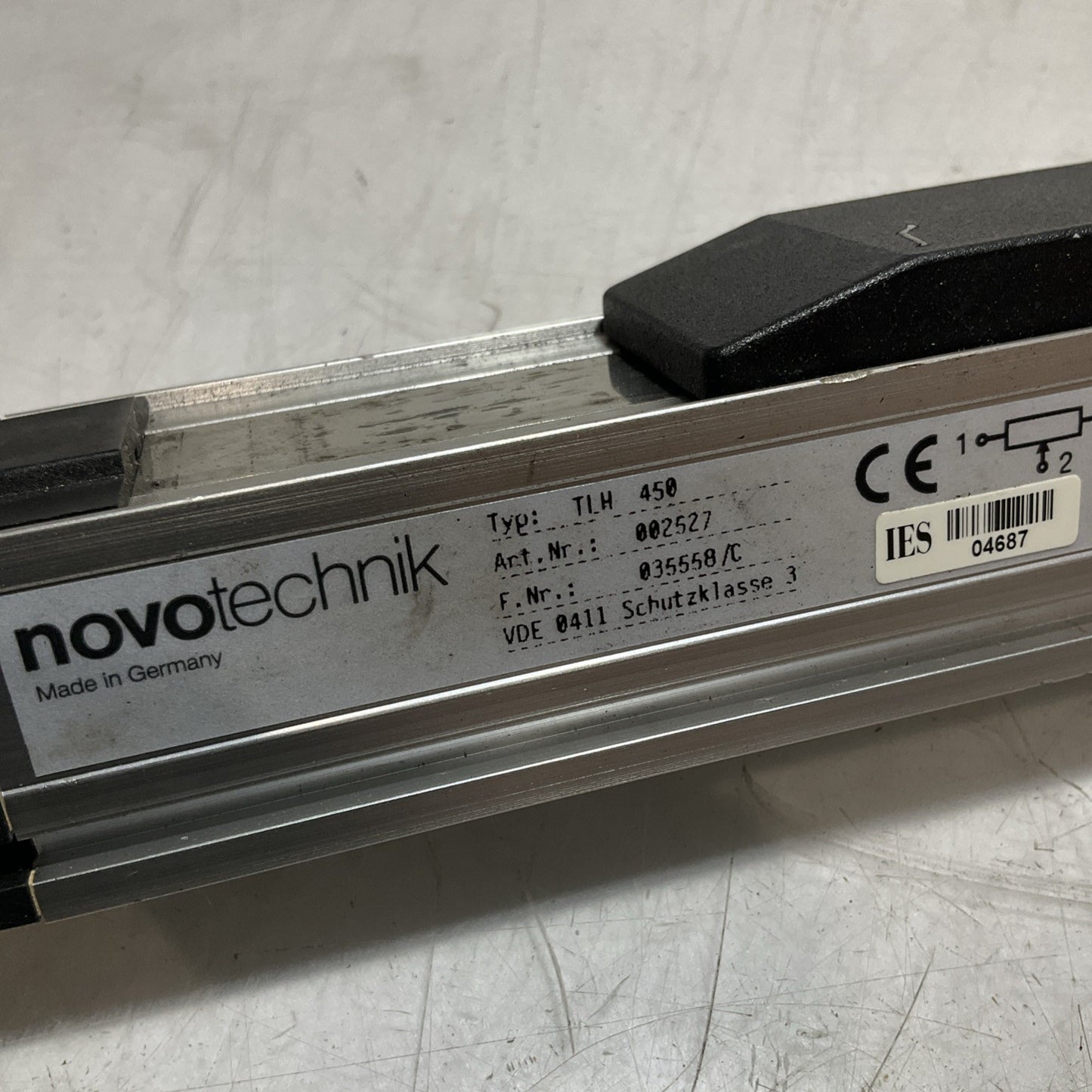 NOVOTECHNIK  TLH450 - 002527  LINEAR  POTENTIOMETER POSITION SENSOR  Z2M