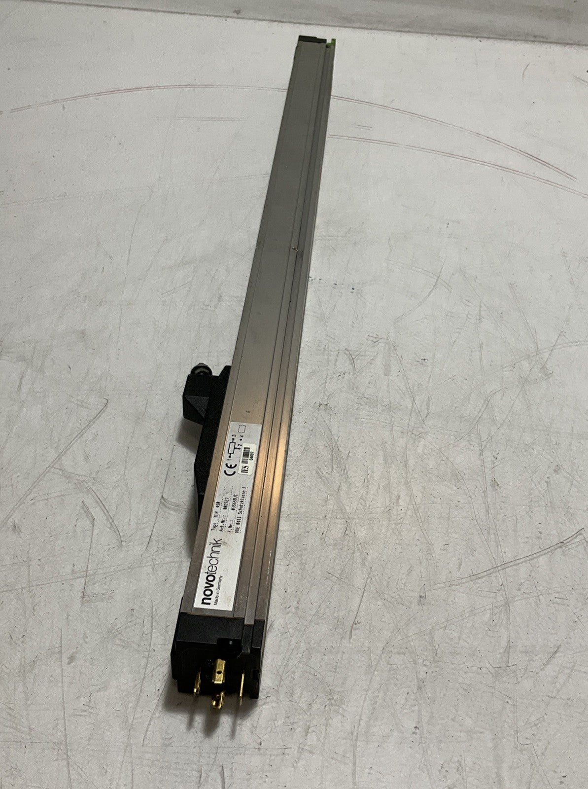 NOVOTECHNIK  TLH450 - 002527  LINEAR  POTENTIOMETER POSITION SENSOR  Z2M