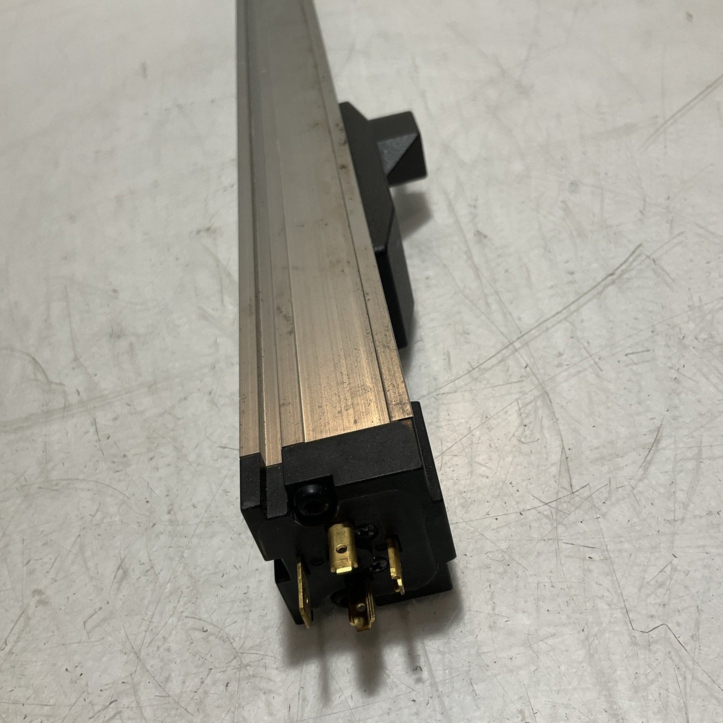 NOVOTECHNIK  TLH450 - 002527  LINEAR  POTENTIOMETER POSITION SENSOR  Z2M