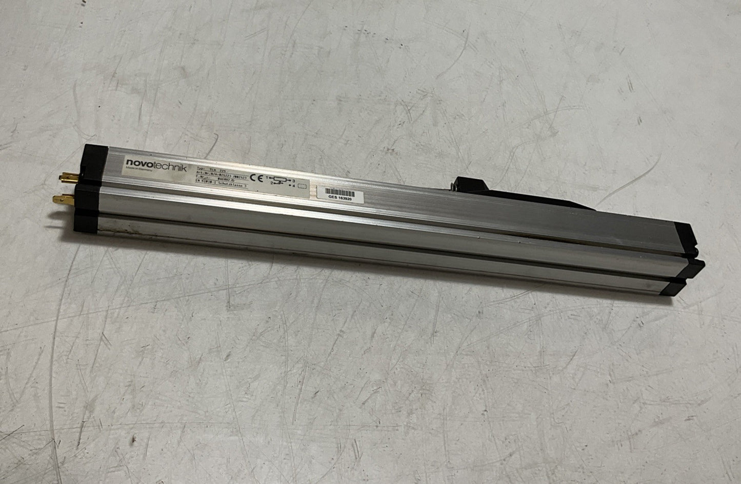 NOVOTECHNIK TLH225-002523 046892 FREQUENCY POSITION TRANSDUCER Z2M