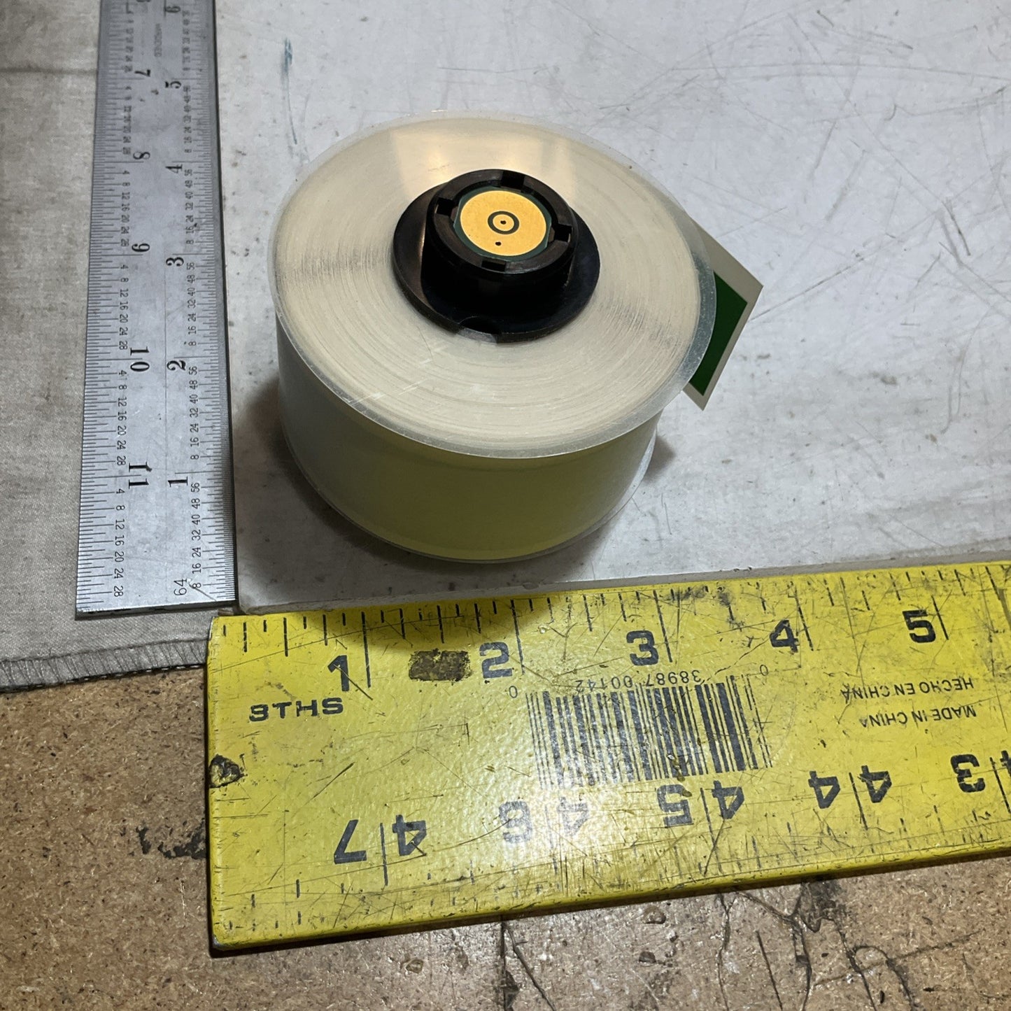 BRADY HANDIMARK Y6091-42027 GREEN VINYL LABEL TAPE 1.0X50 LOT OF 2 Z2M