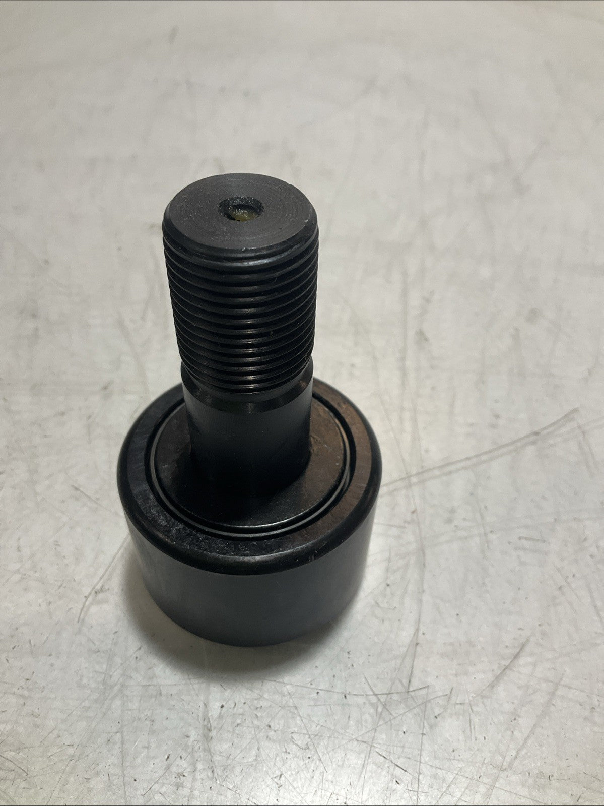 MCGILL CF 2SB  CYLINDRICAL INCH CAM FOLLOWER  BEARING  Z2M