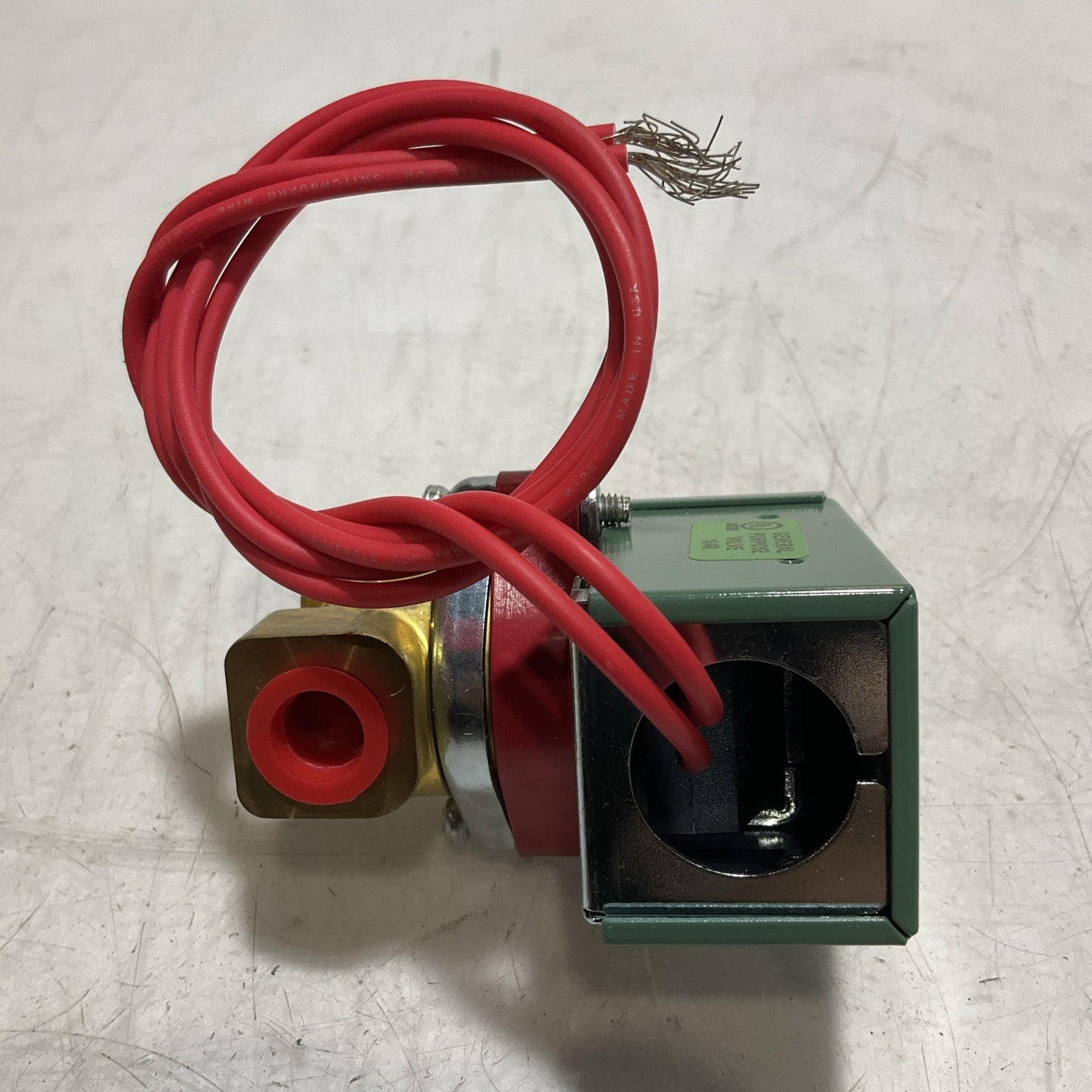 ASCO RED HAT 8210B020 SOLENOID VALVE 120/60;110/50 VOLTS Z2M