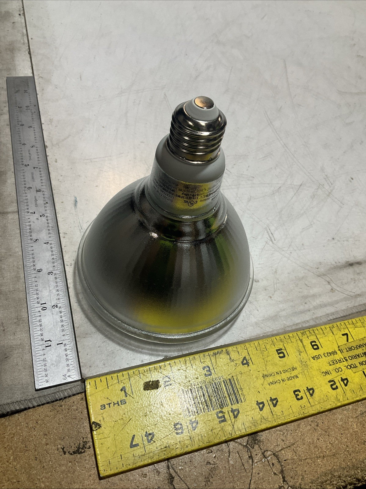 PHILIPS LED 90W 12W LED/DEL12W COOL WHITE LIGHT 900BRIGHTNESS LOT OF 2 Z2M