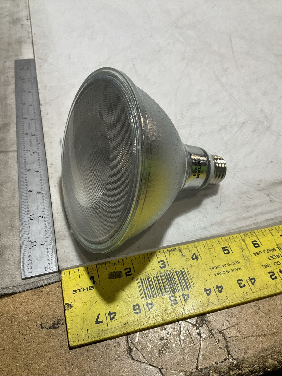PHILIPS LED 90W 12W LED/DEL12W COOL WHITE LIGHT 900BRIGHTNESS LOT OF 2 Z2M