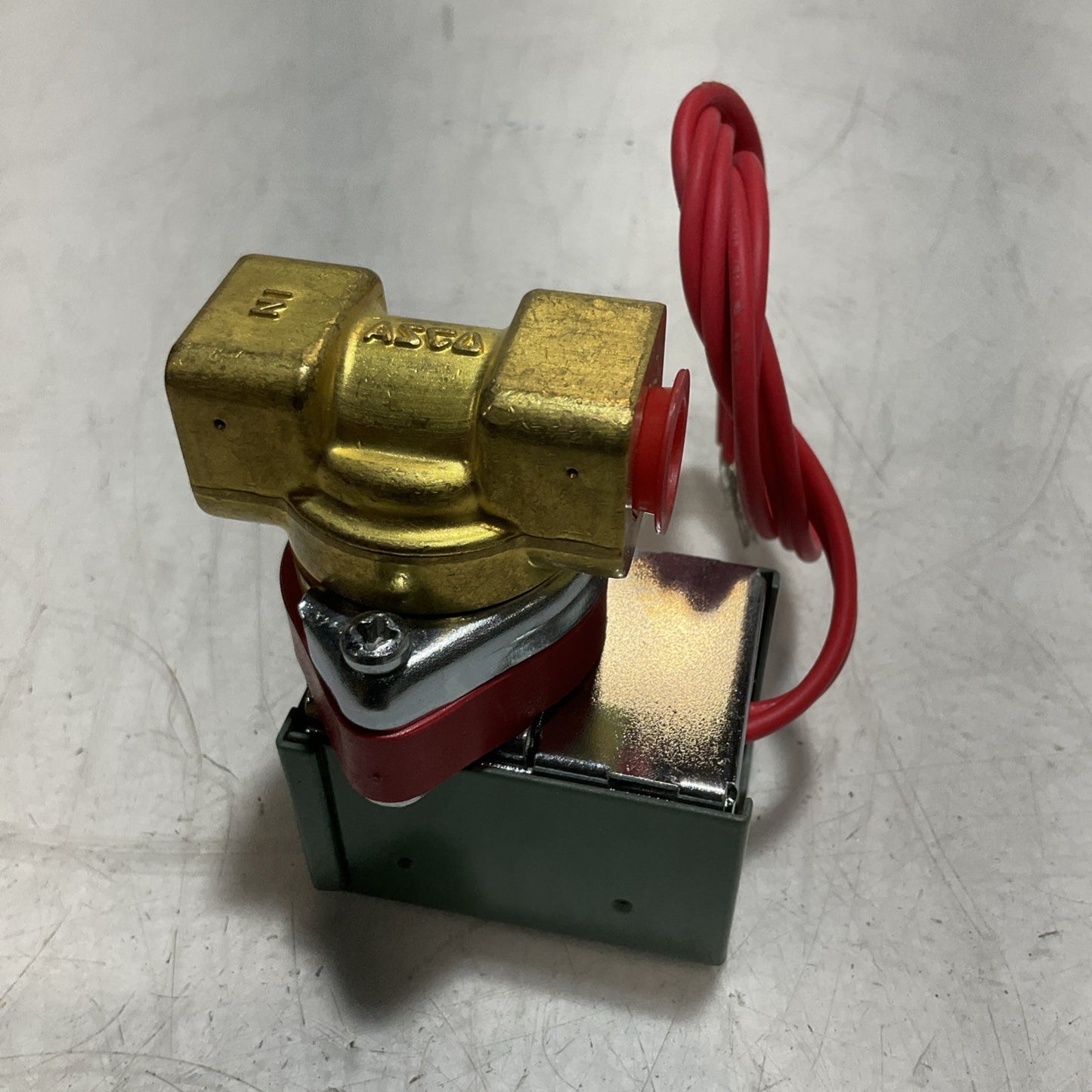 ASCO RED HAT 8210B020 SOLENOID VALVE 120/60;110/50 VOLTS Z2M