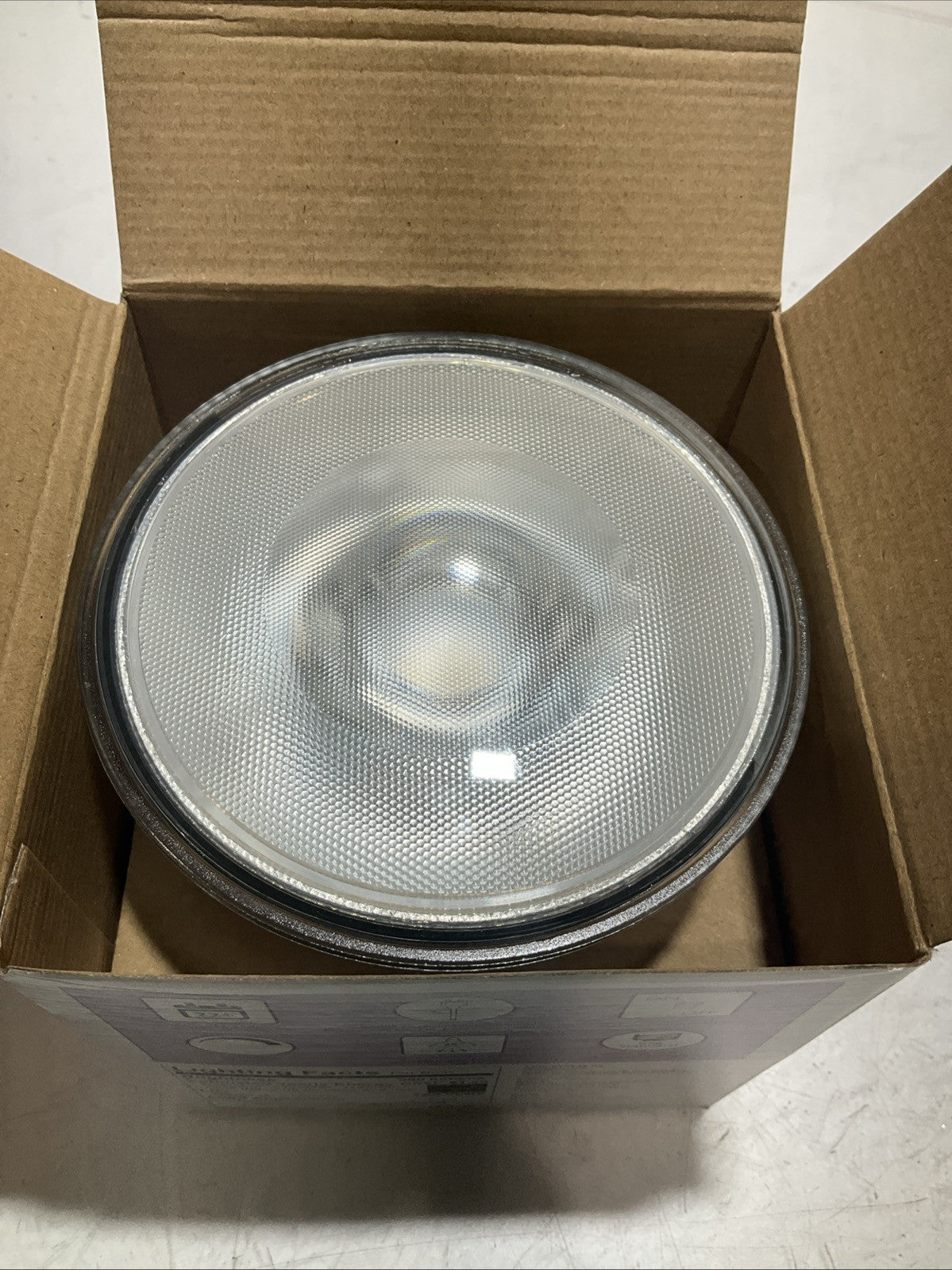 PHILIPS LED 90W 12W LED/DEL12W COOL WHITE LIGHT 900BRIGHTNESS LOT OF 2 Z2M