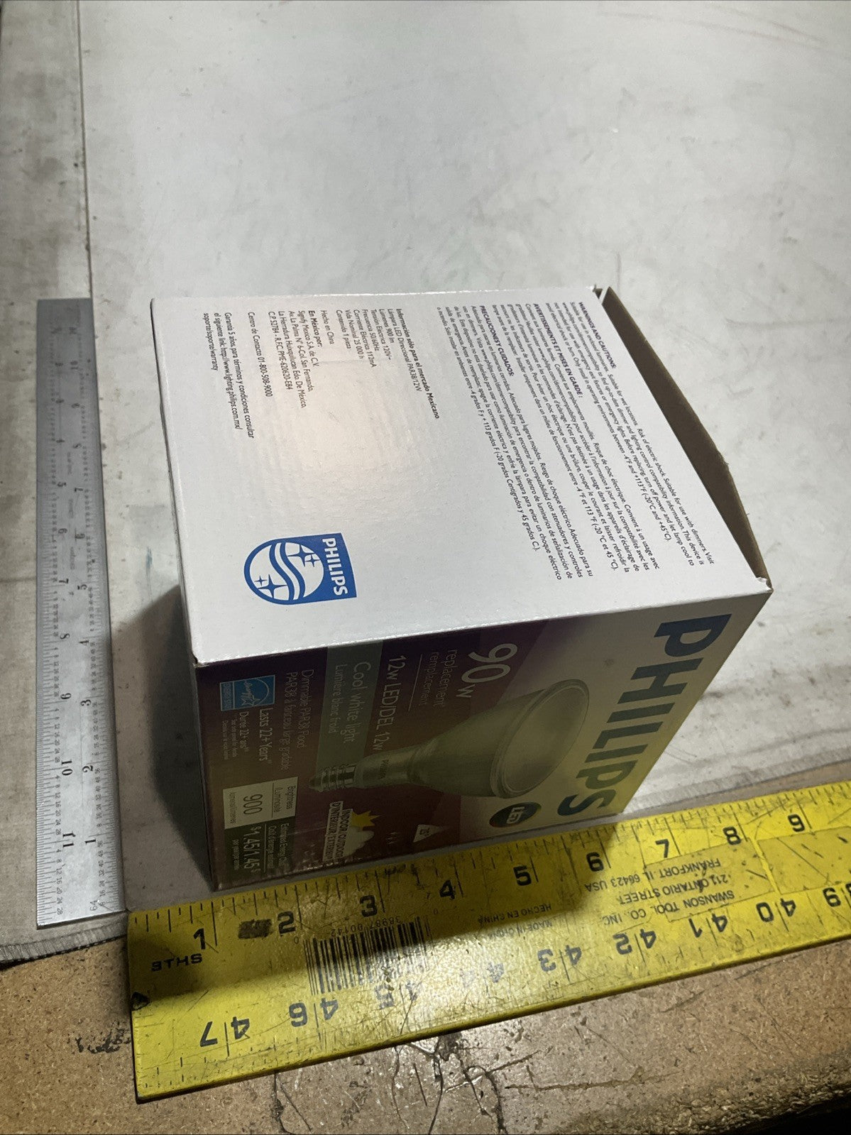 PHILIPS LED 90W 12W LED/DEL12W COOL WHITE LIGHT 900BRIGHTNESS LOT OF 2 Z2M