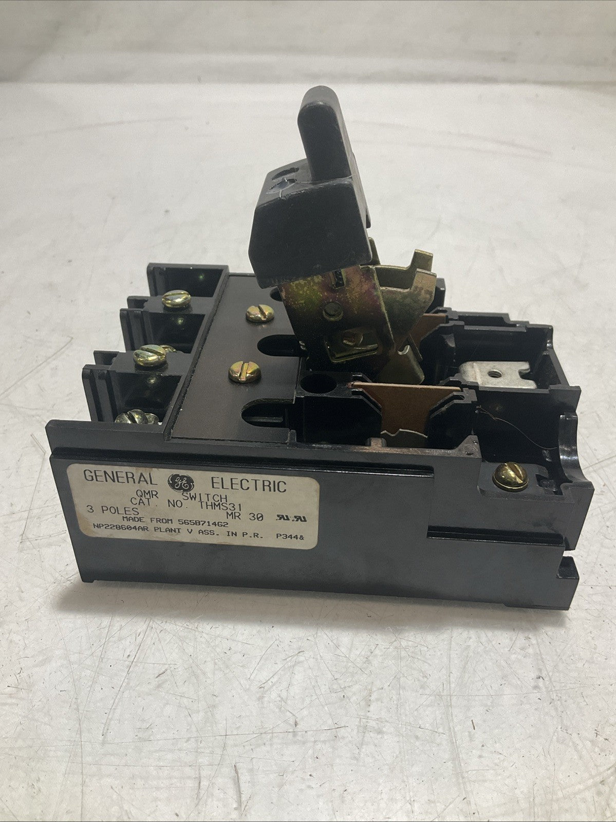 GENERAL ELECTRIC THMS31 3 POLES MPS30 600AC DISCONNECT SWITCH FUSIBLE U3S