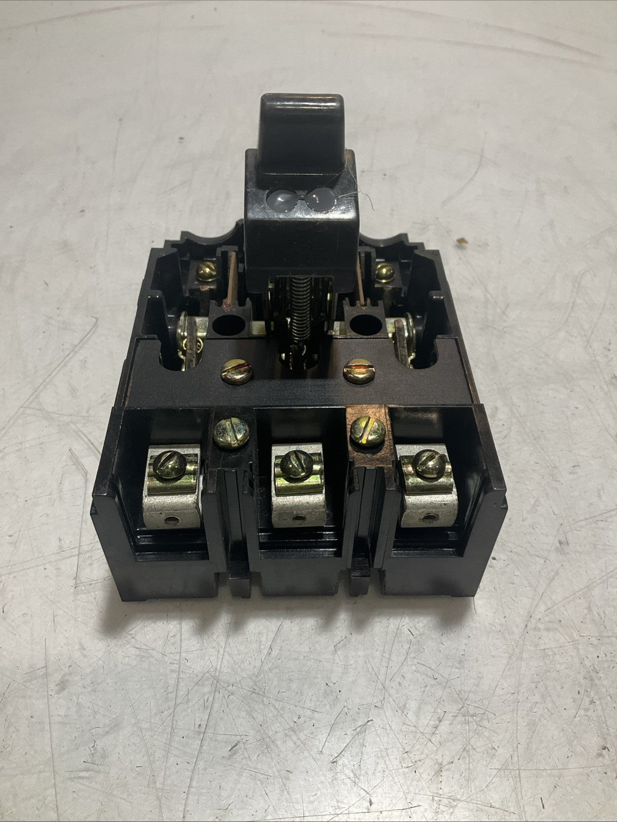 GENERAL ELECTRIC THMS31 3 POLES MPS30 600AC DISCONNECT SWITCH FUSIBLE U3S