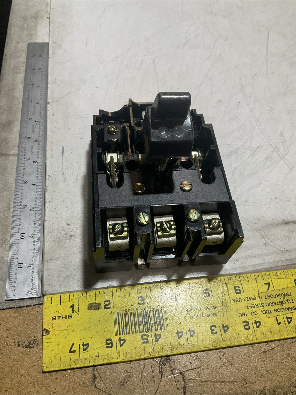 GENERAL ELECTRIC THMS31 3 POLES MPS30 600AC DISCONNECT SWITCH FUSIBLE U3S