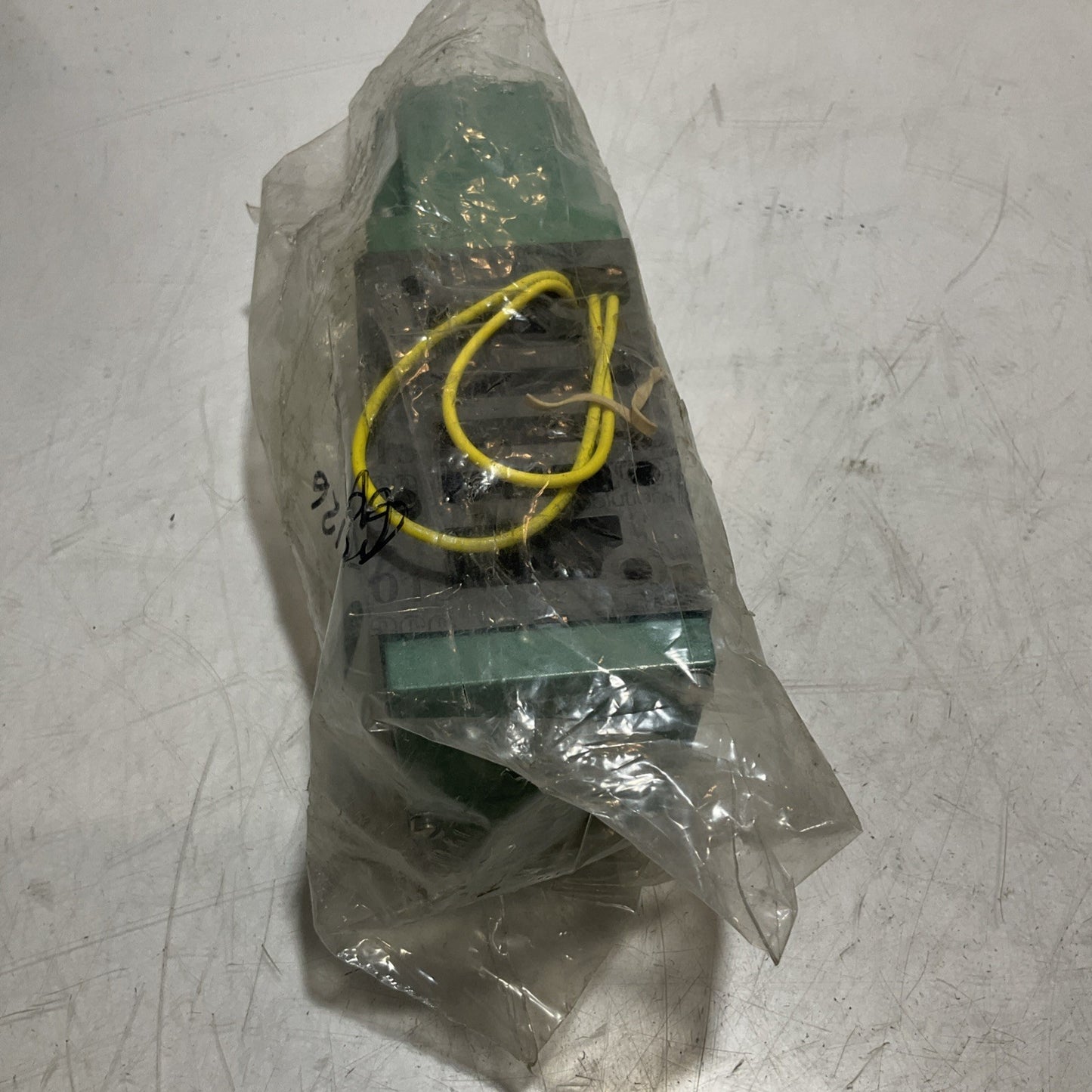 NUMATICS 33SAD400O000030 120/50-60VOLTS 39AMPS SOLENOID VALVE LOT OF 2 U3S
