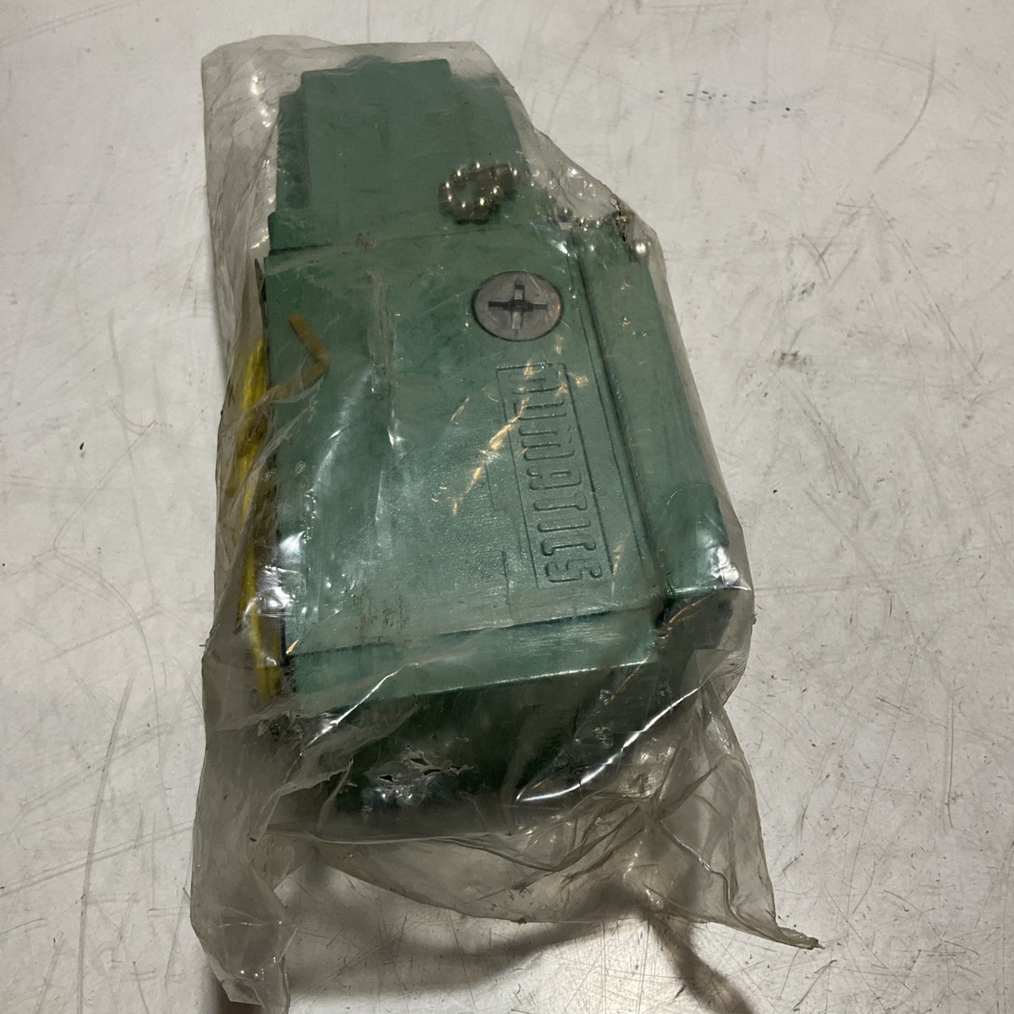NUMATICS 33SAD400O000030 120/50-60VOLTS 39AMPS SOLENOID VALVE LOT OF 2 U3S