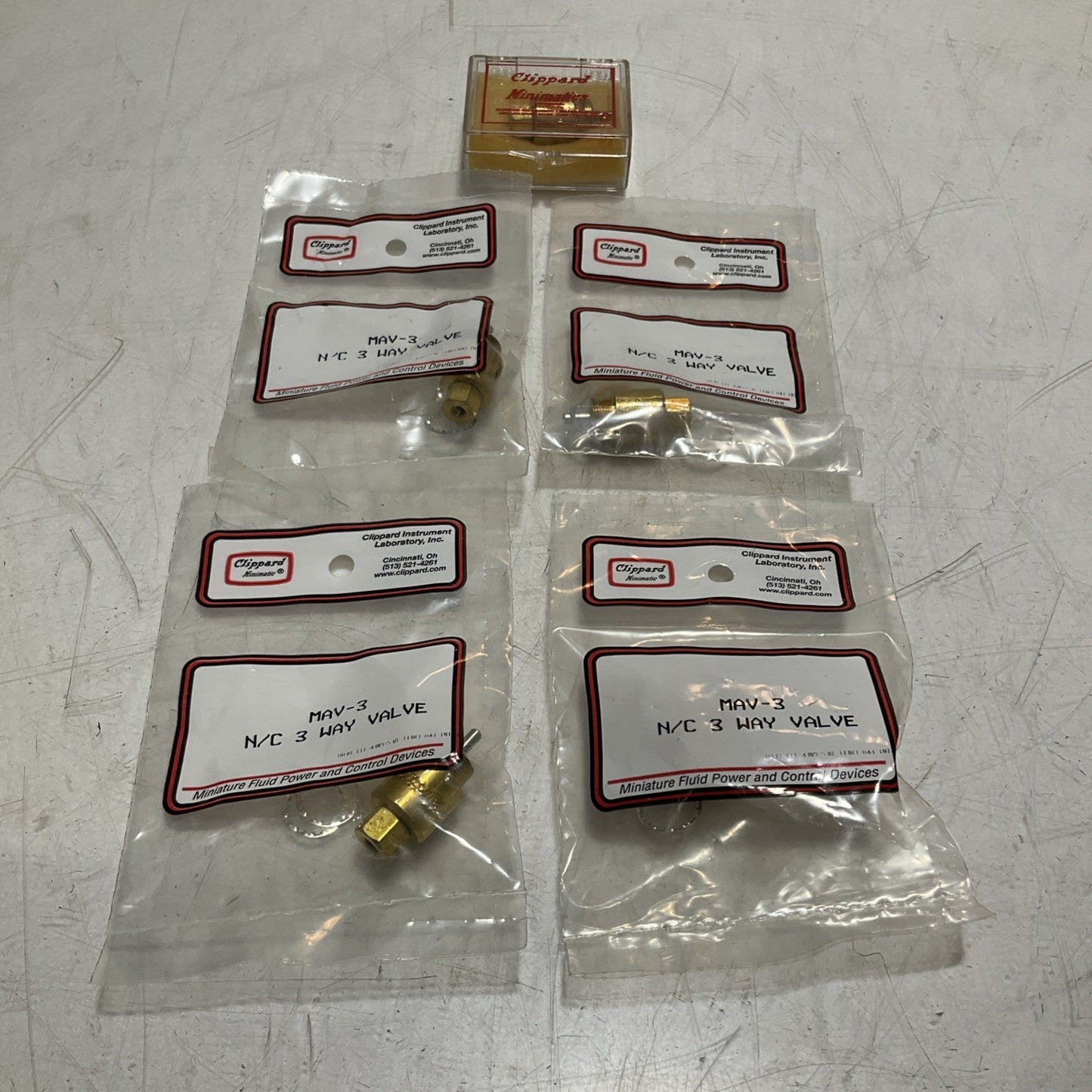 CLIPPARD MAV-3 N/C 3 WAY NORMALLY - CLOSED POPPET VALVE LOT OF 5 Z2M