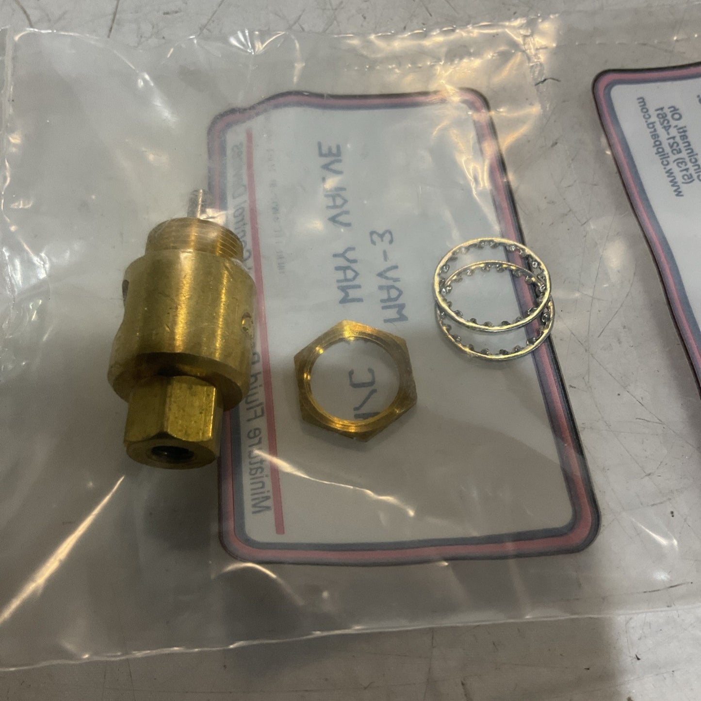CLIPPARD MAV-3 N/C 3 WAY NORMALLY - CLOSED POPPET VALVE LOT OF 5 Z2M