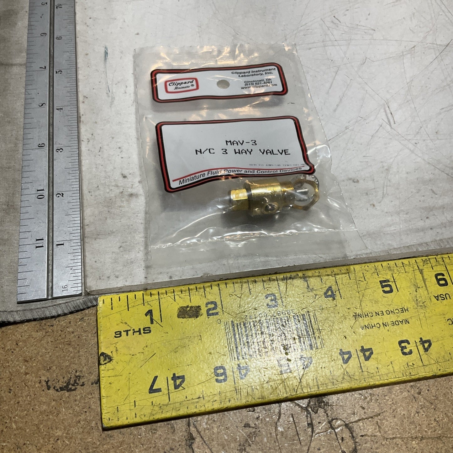 CLIPPARD MAV-3 N/C 3 WAY NORMALLY - CLOSED POPPET VALVE LOT OF 5 Z2M
