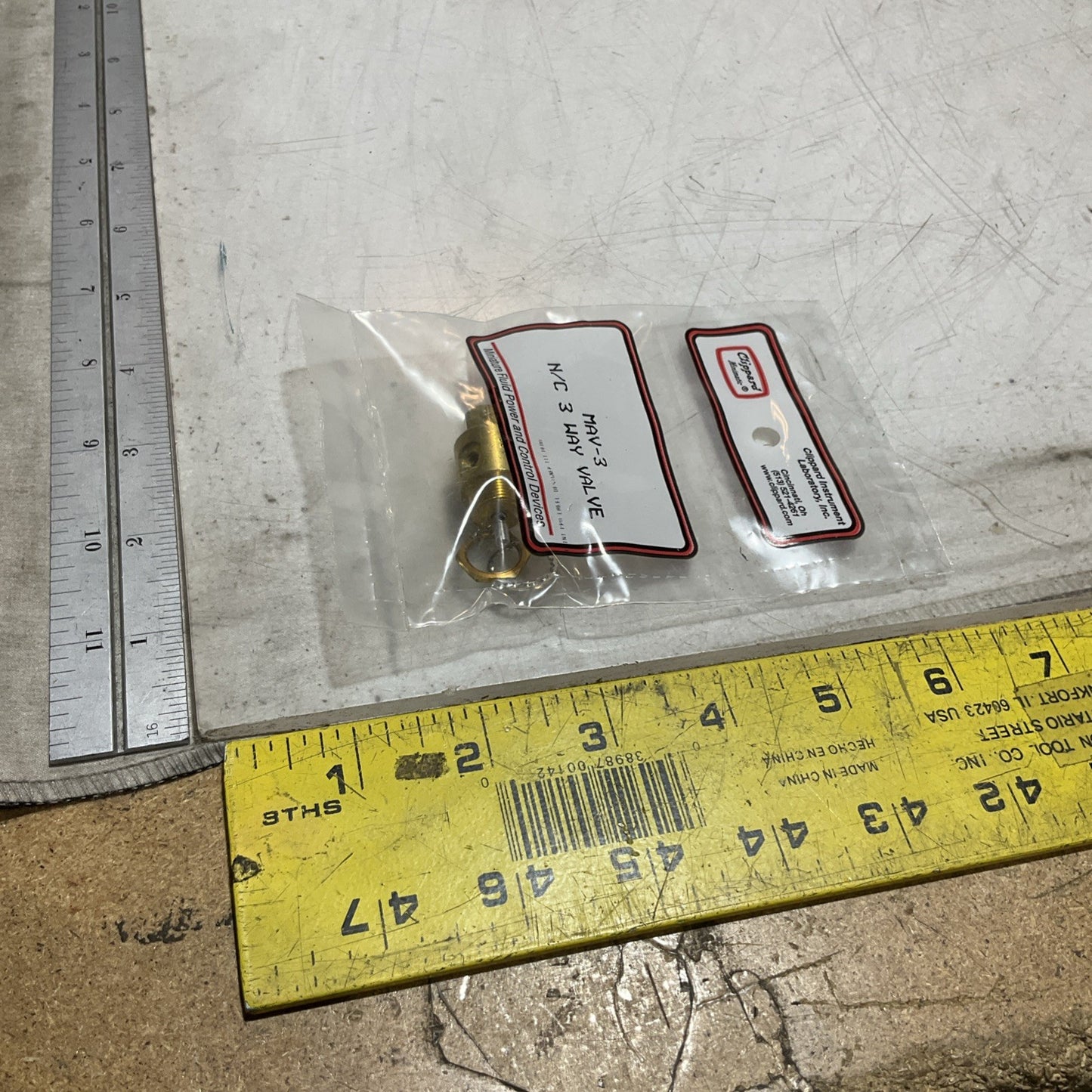 CLIPPARD MAV-3 N/C 3 WAY NORMALLY - CLOSED POPPET VALVE LOT OF 5 Z2M