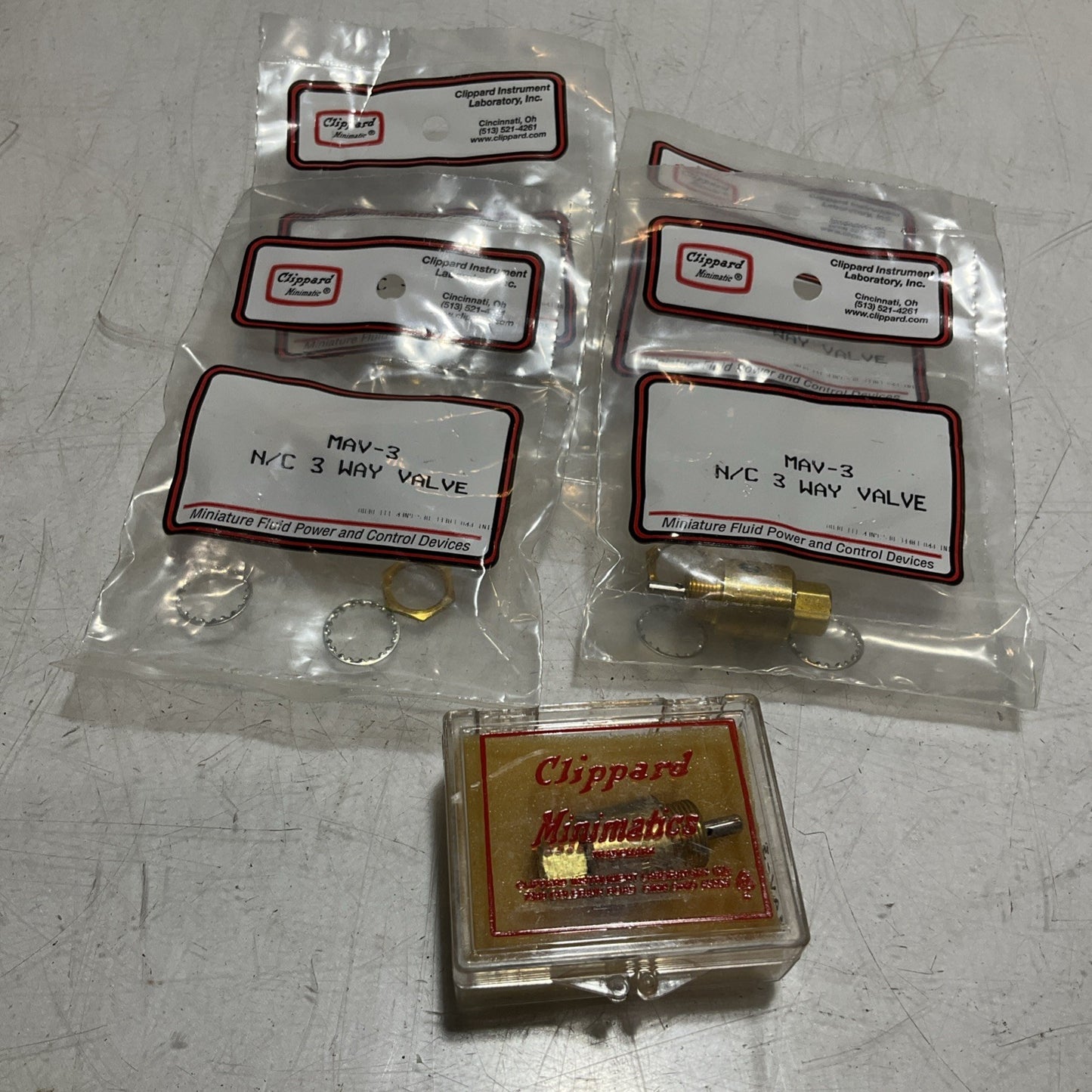 CLIPPARD MAV-3 N/C 3 WAY NORMALLY - CLOSED POPPET VALVE LOT OF 5 Z2M
