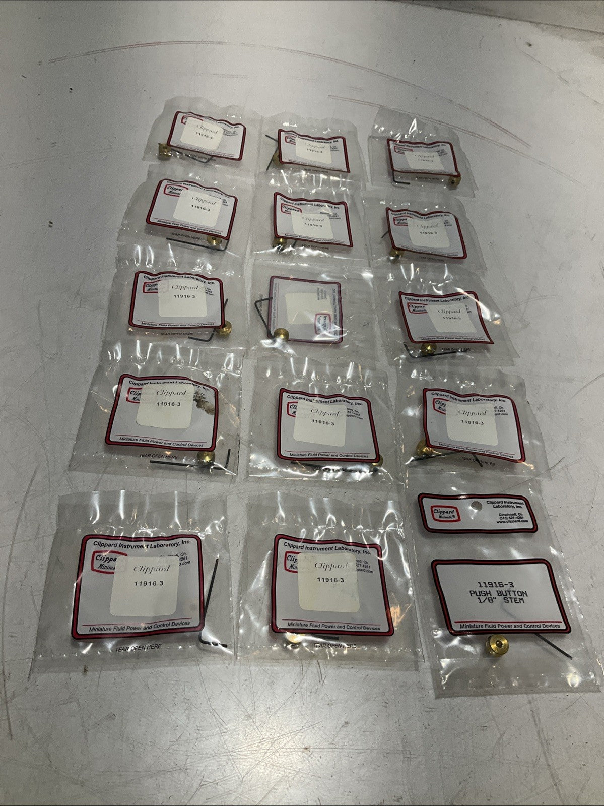 CLIPPARD 11916-3 SMALL PUSH BUTTON 1/8 MOUNTS DIRECTLY ON VALVE LOT OF 15 Z2M