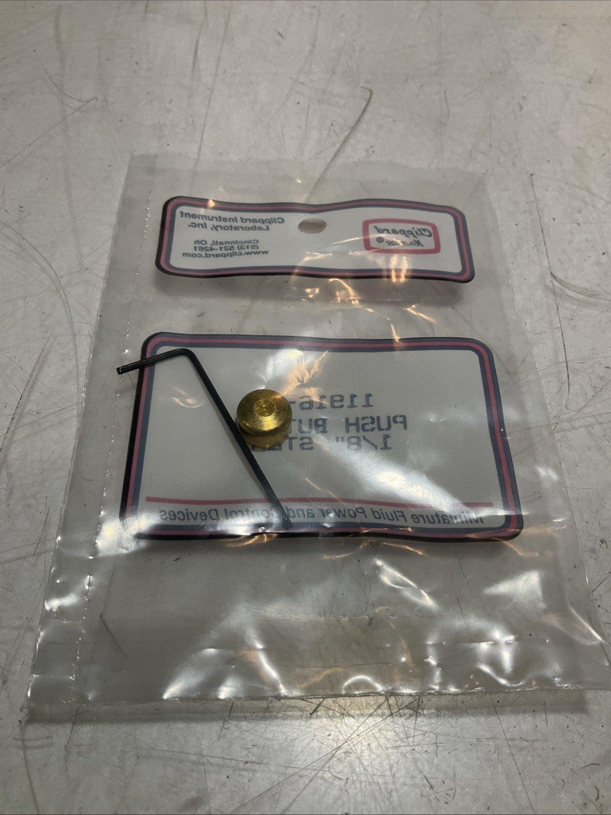 CLIPPARD 11916-3 SMALL PUSH BUTTON 1/8 MOUNTS DIRECTLY ON VALVE LOT OF 15 Z2M